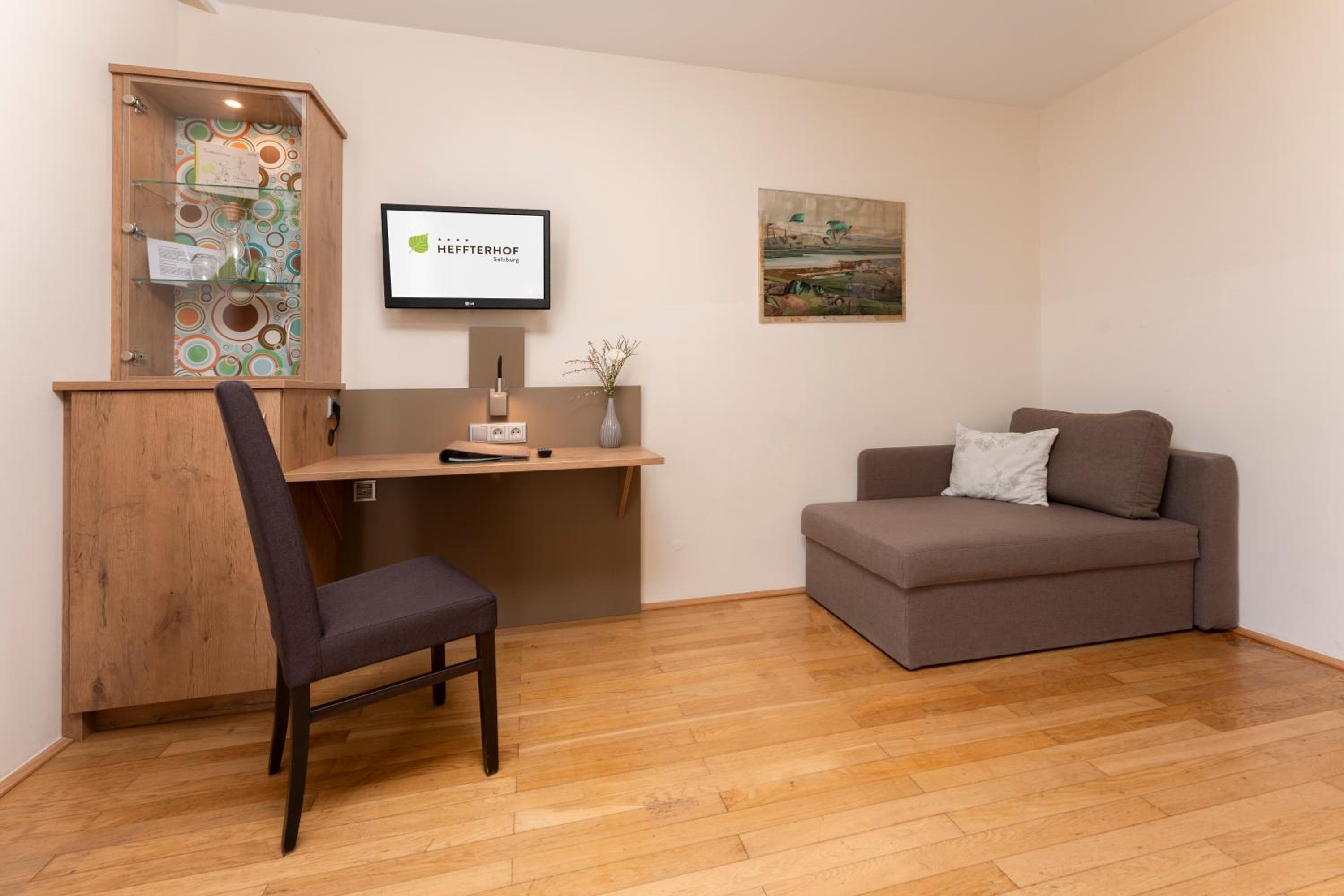 Basic Triple Room photo 2