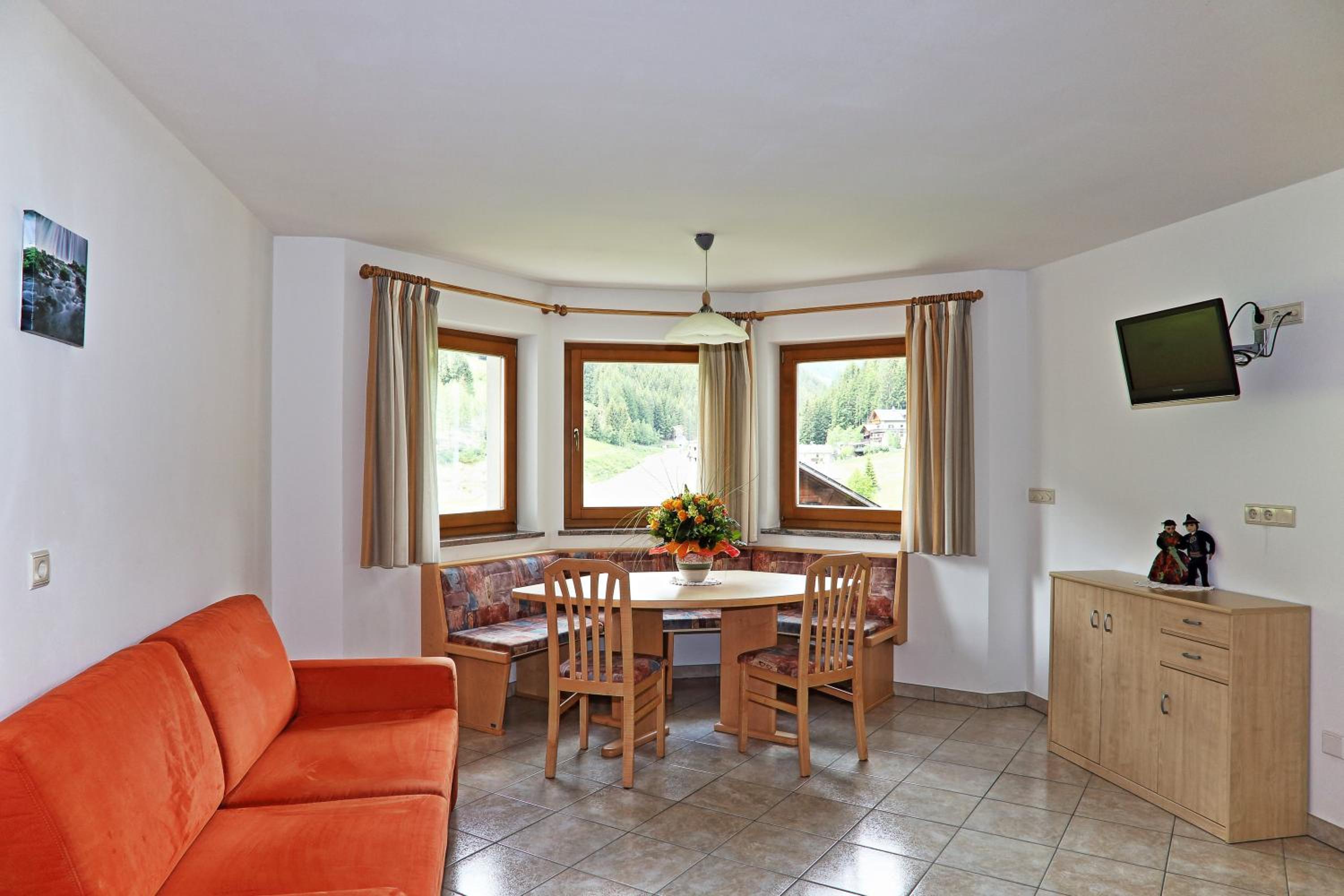Superior One-Bedroom Apartment with Balcony
