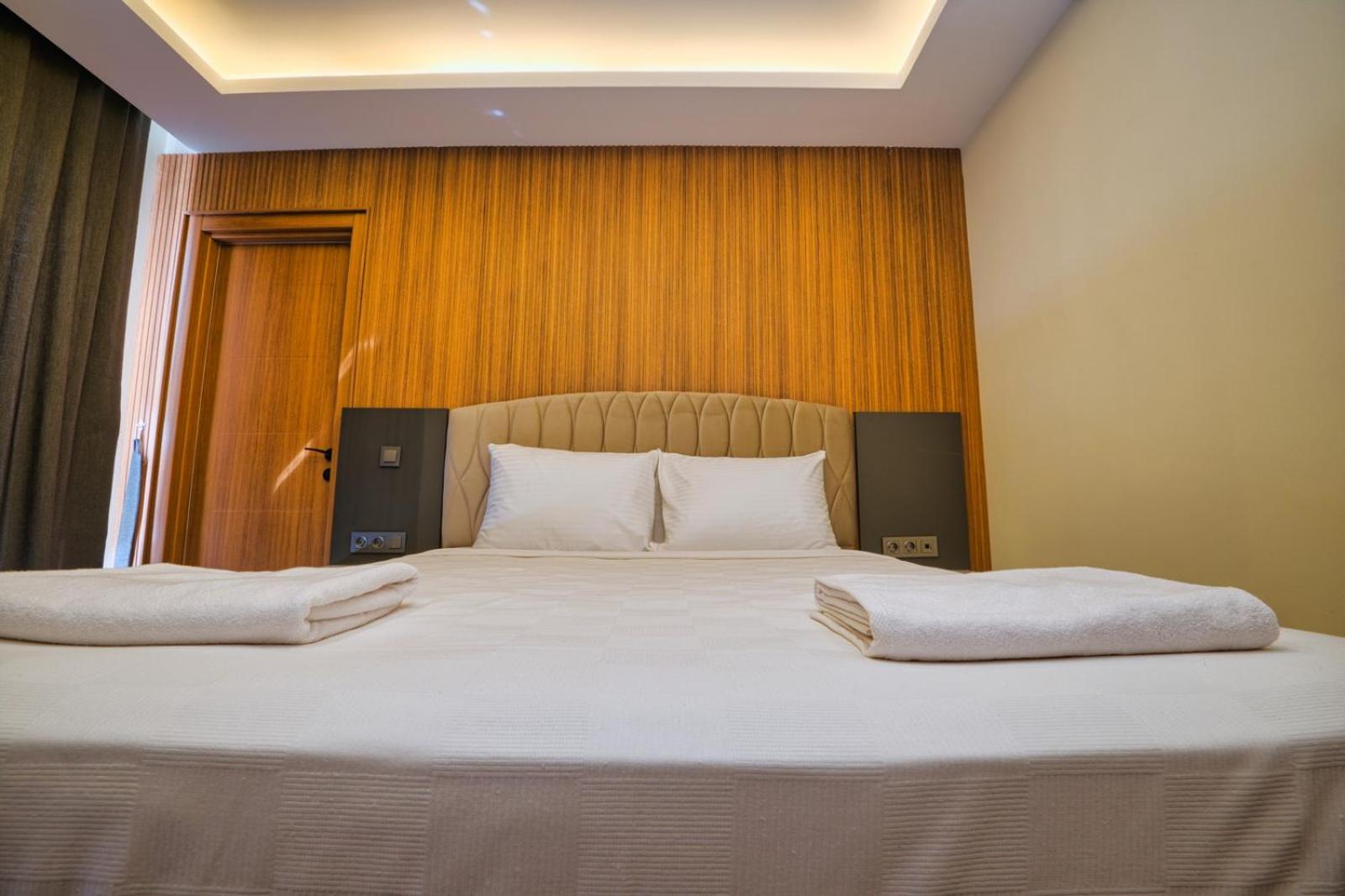 Suite With Pool View photo 3