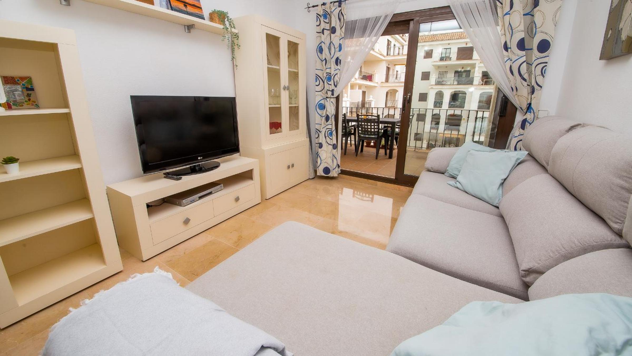 Apartamento con vista a la piscina