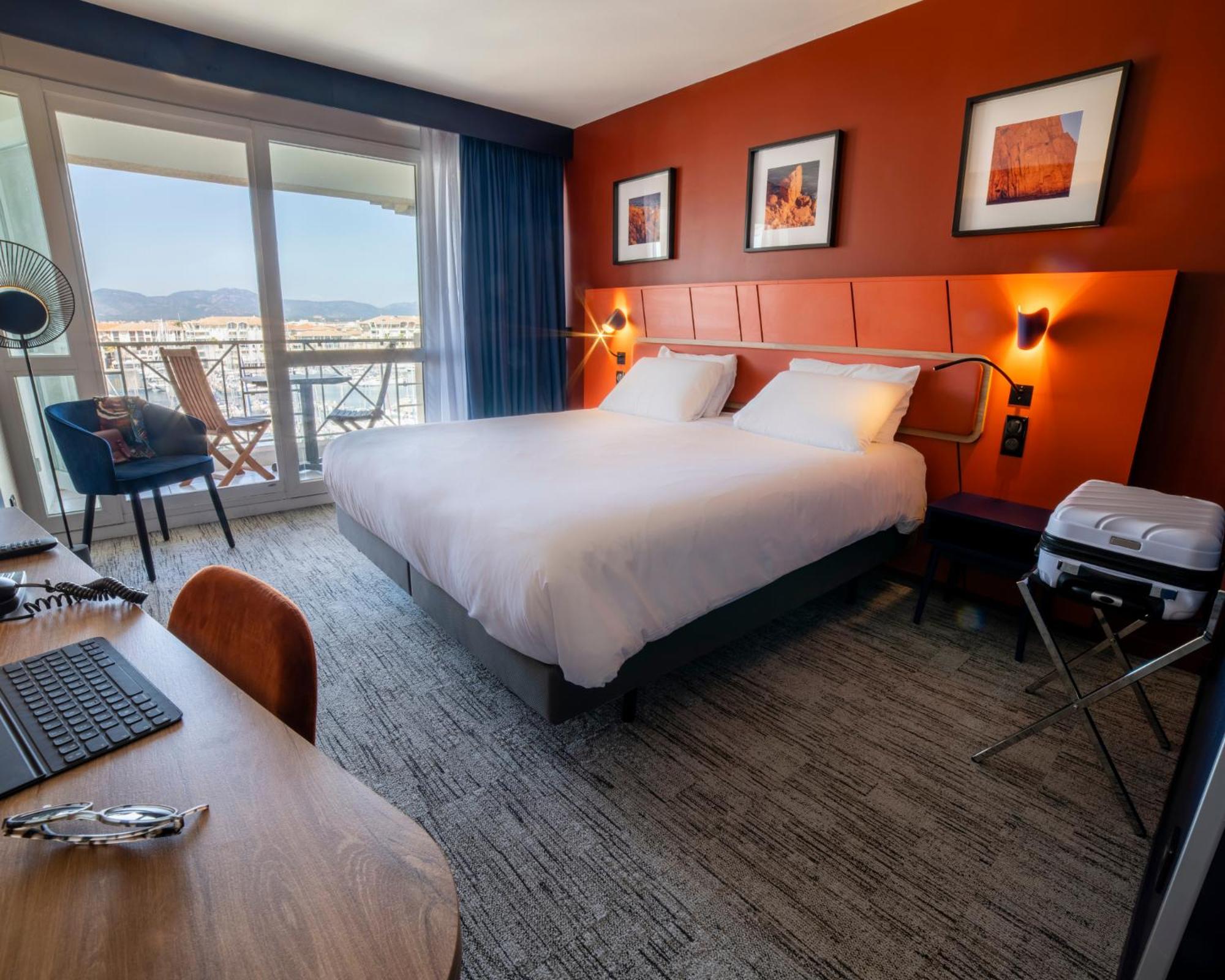 Classic Â Double Room with Harbor View