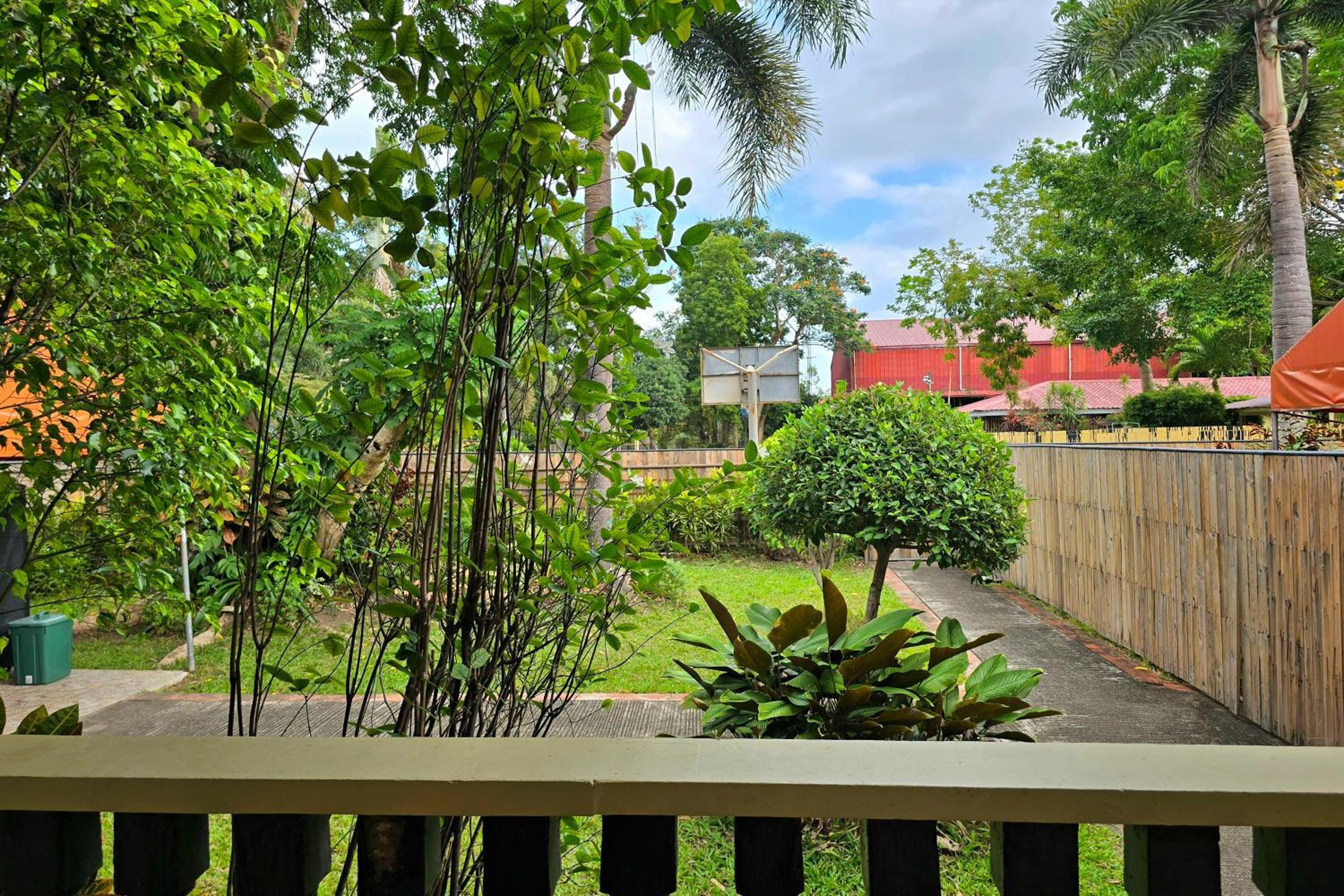 Villa - Photo 2