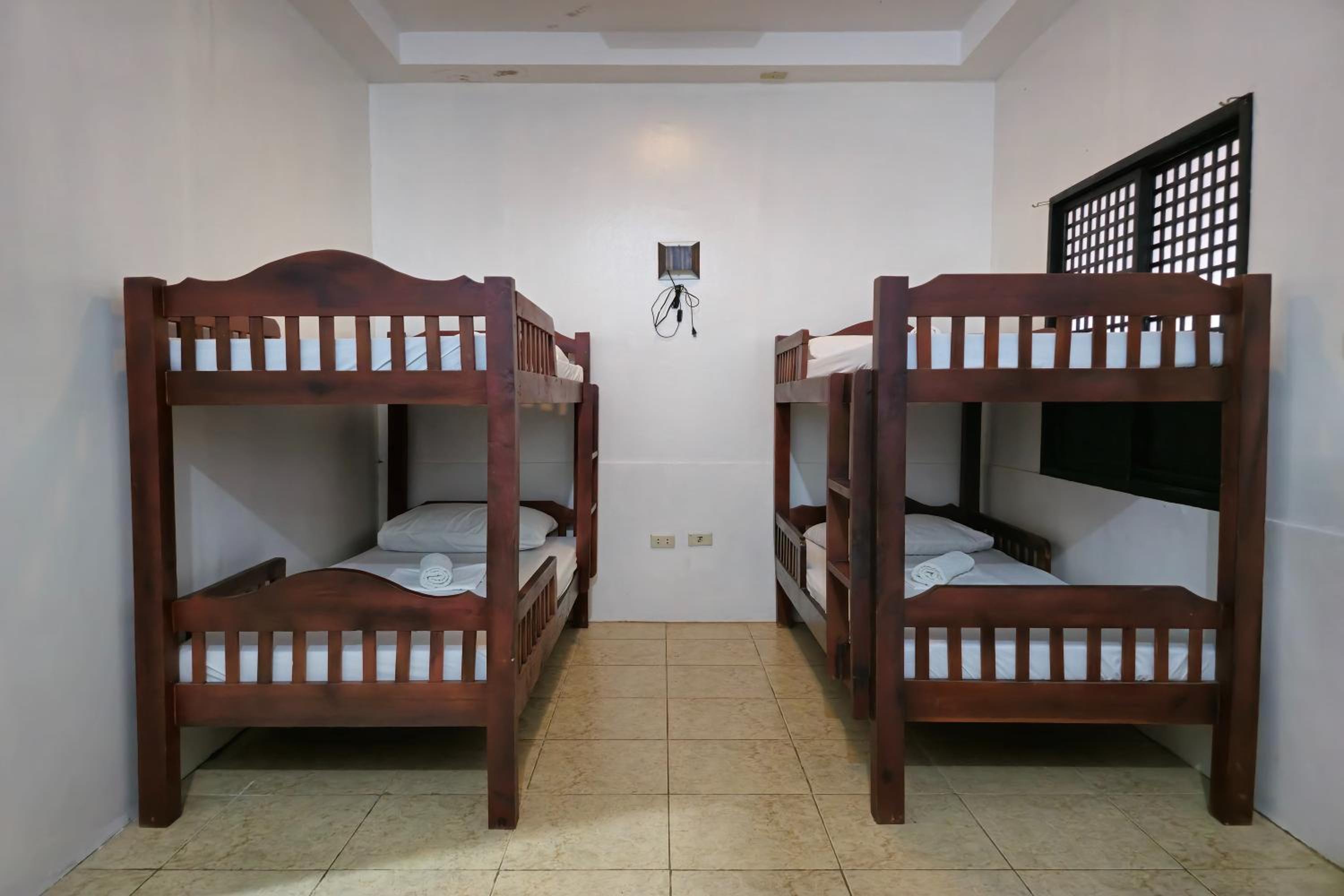 Mixed Dormitory Room