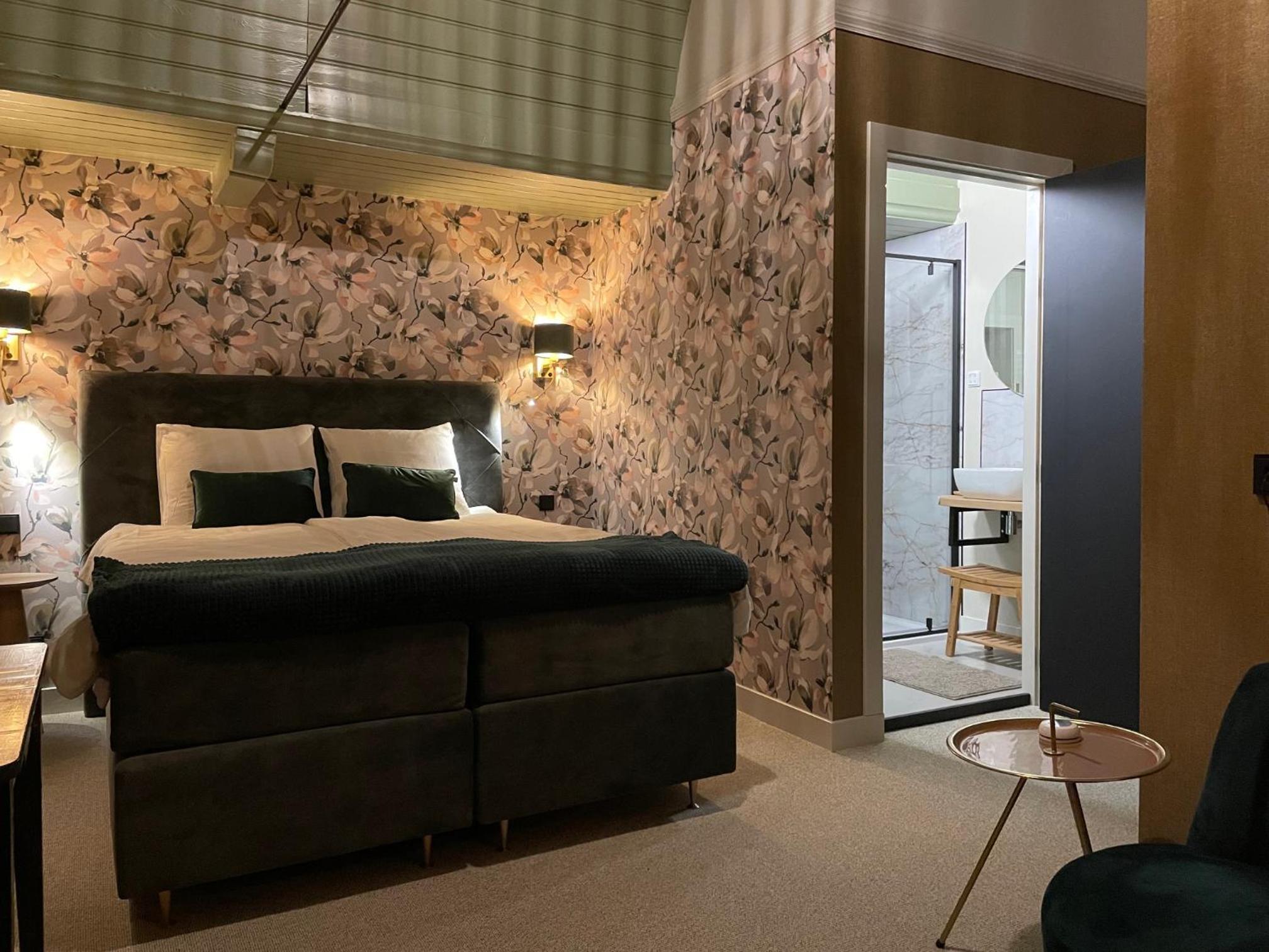 Deluxe Queen Room photo 1