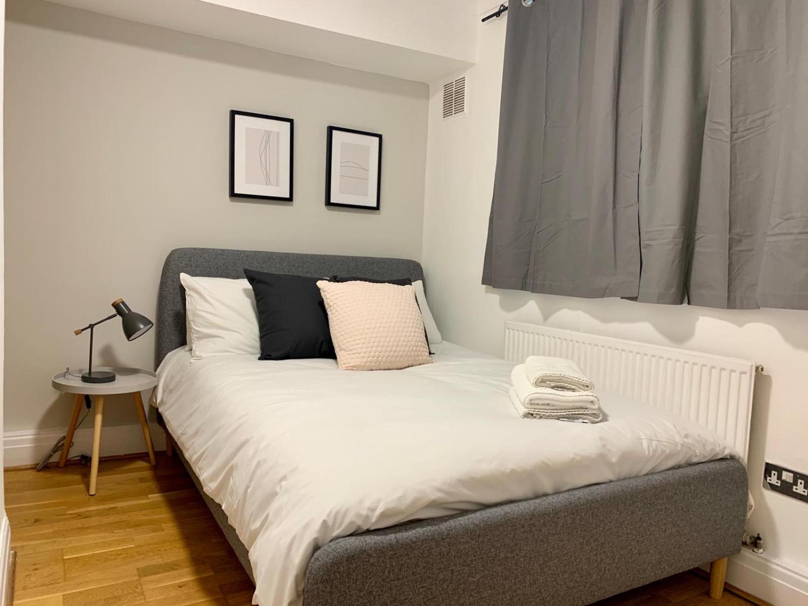 Three-Bedroom Apartment with Balcony photo 1