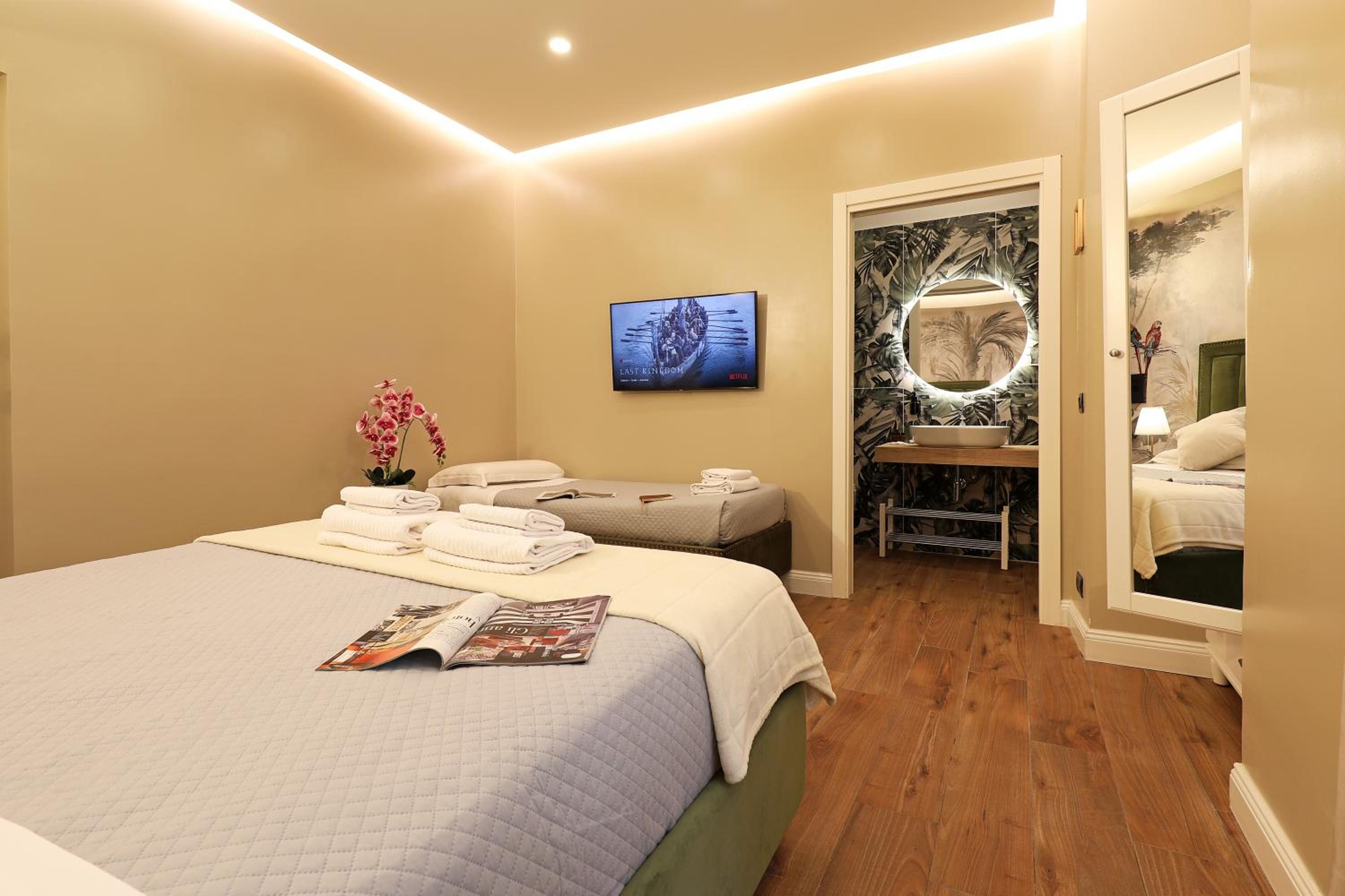 Deluxe Double or Twin Room photo 3