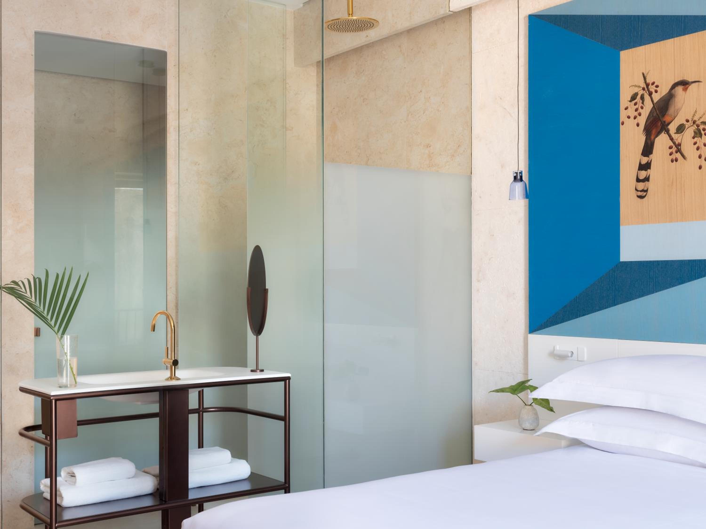 Essential King Room - Photo 1