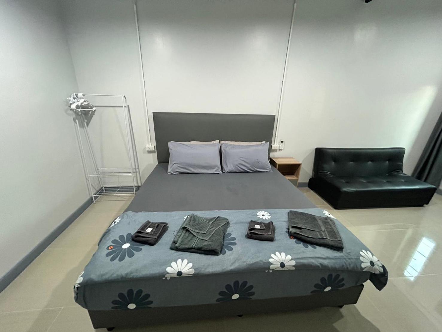 Standard Double Room - Photo 10