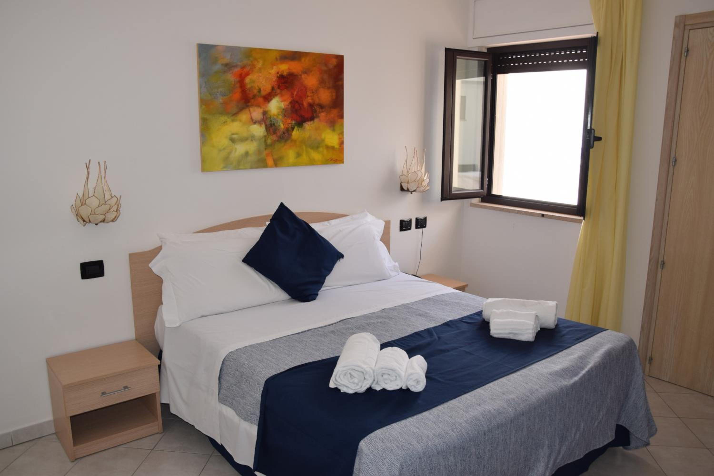 Economy Double Room photo 3