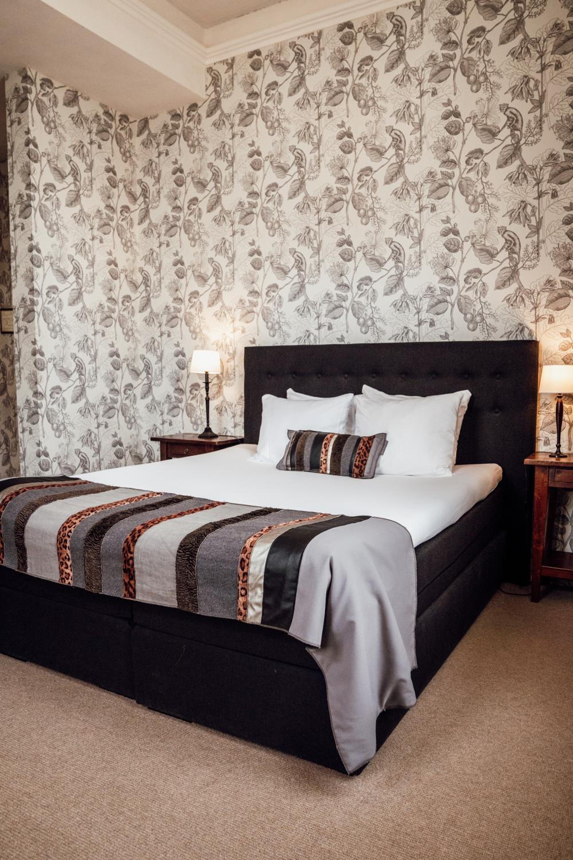 Deluxe Double or Twin Room photo 3