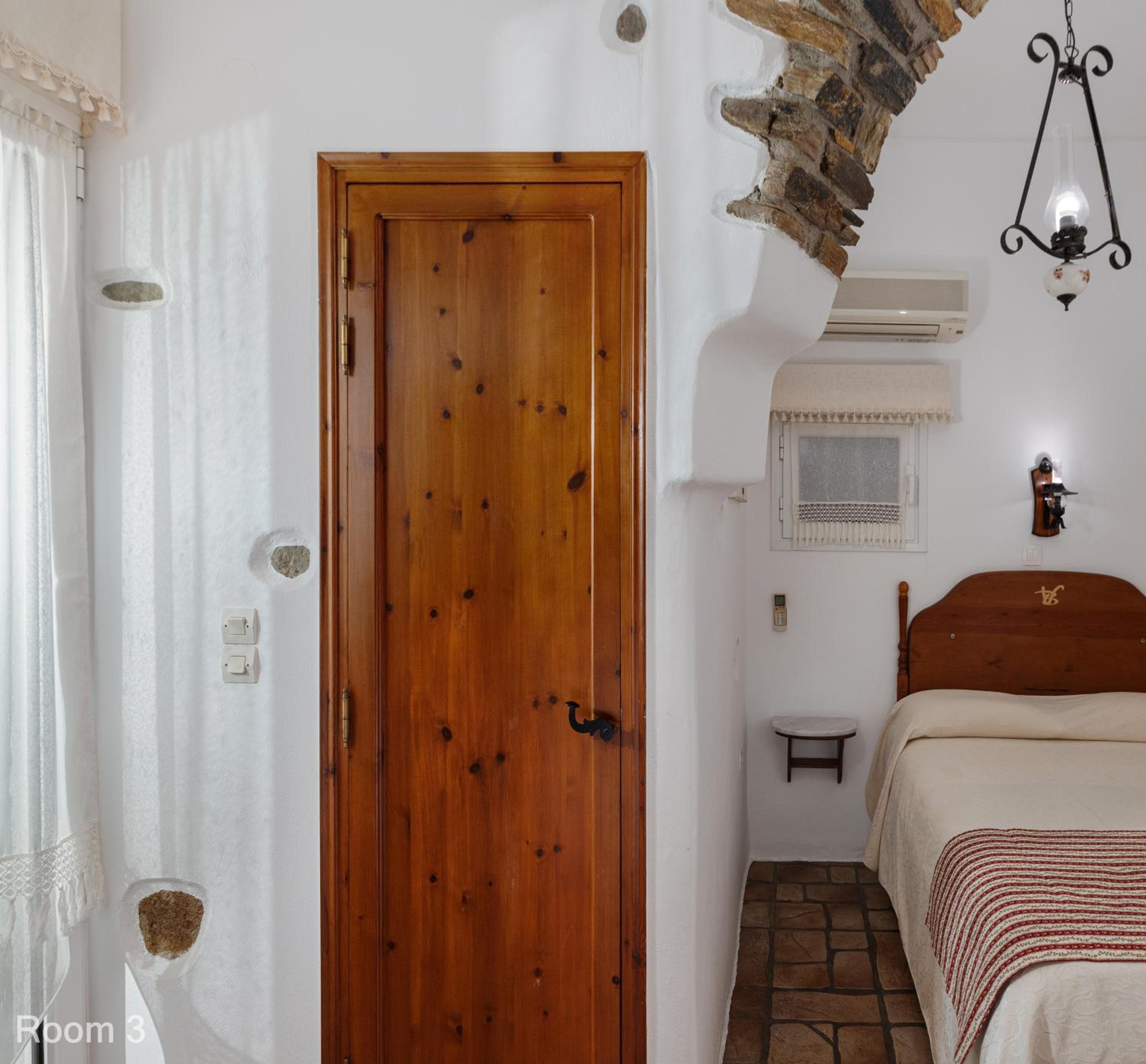 Standard Double Room - Photo 39