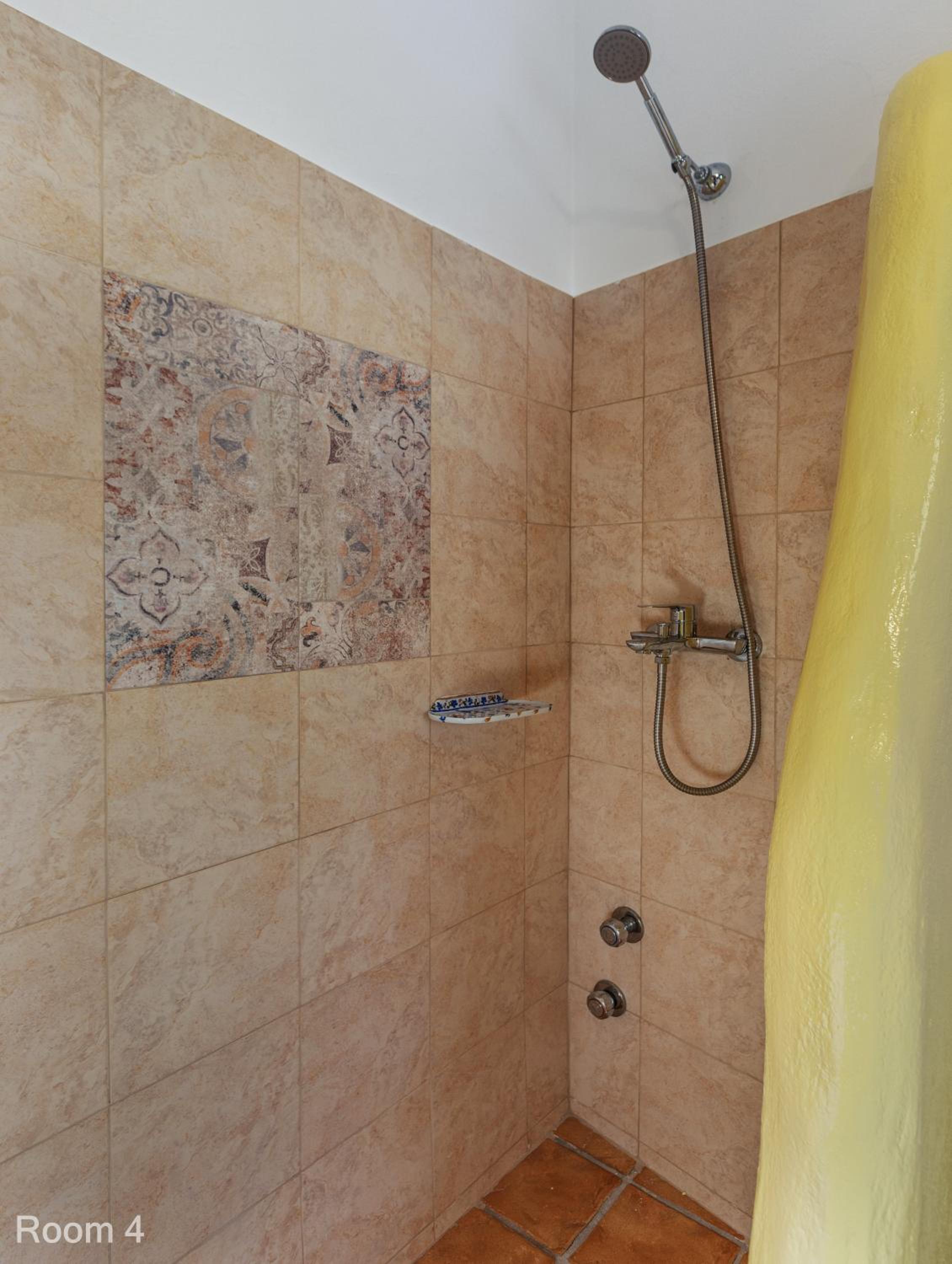 Standard Double Room - Photo 28