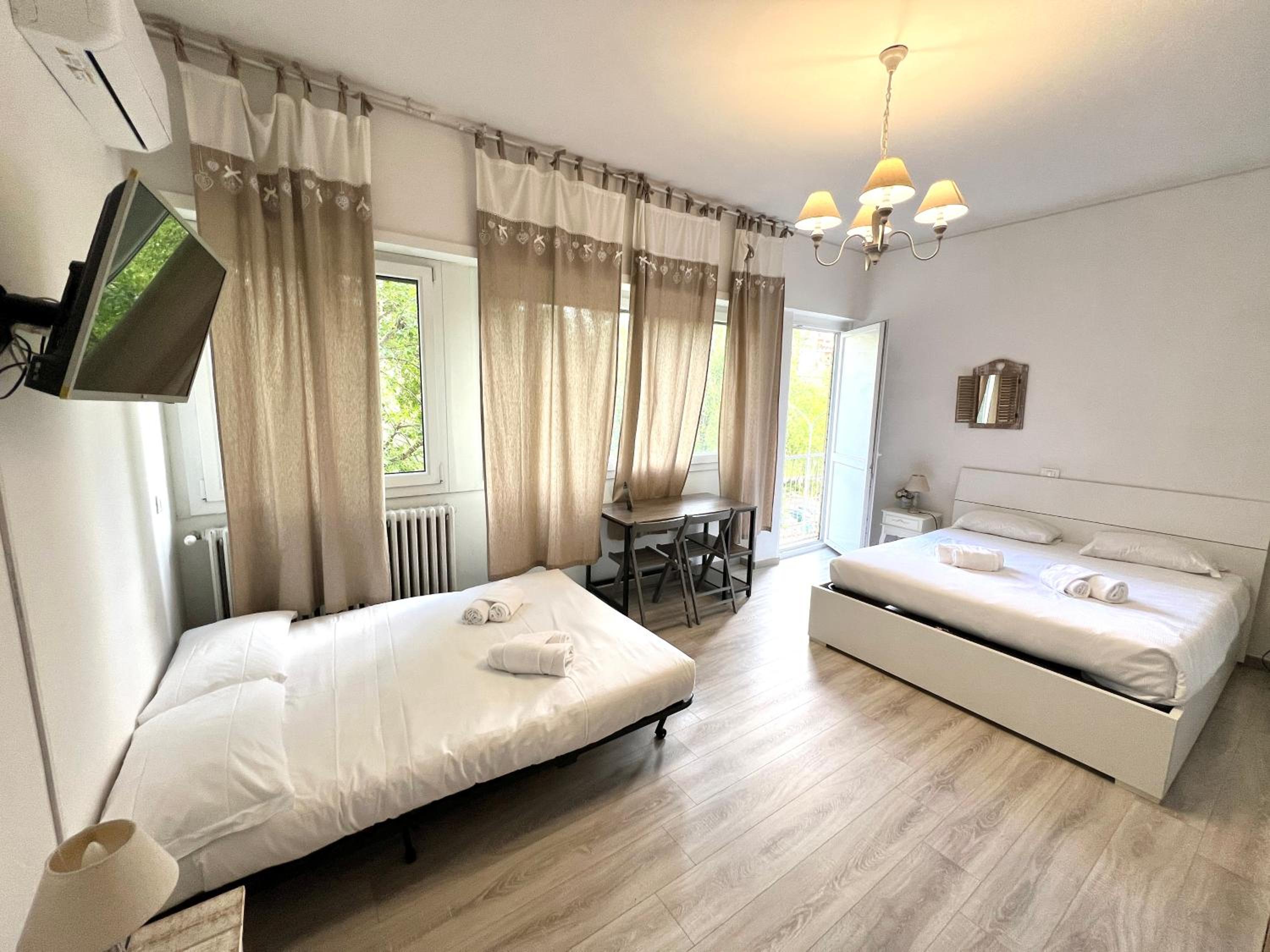 Large Double Room photo 3