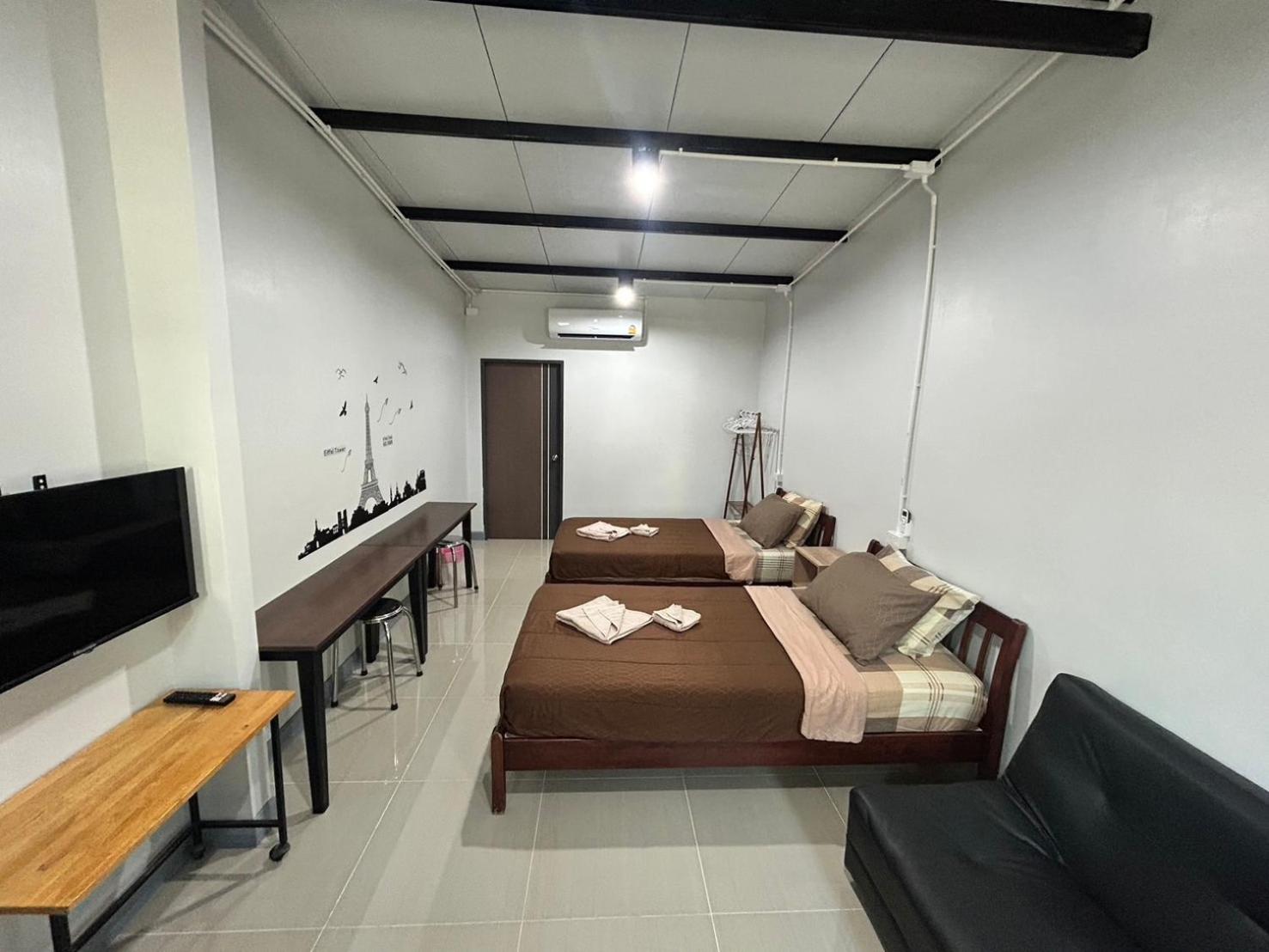 Standard Twin Room - Photo 7