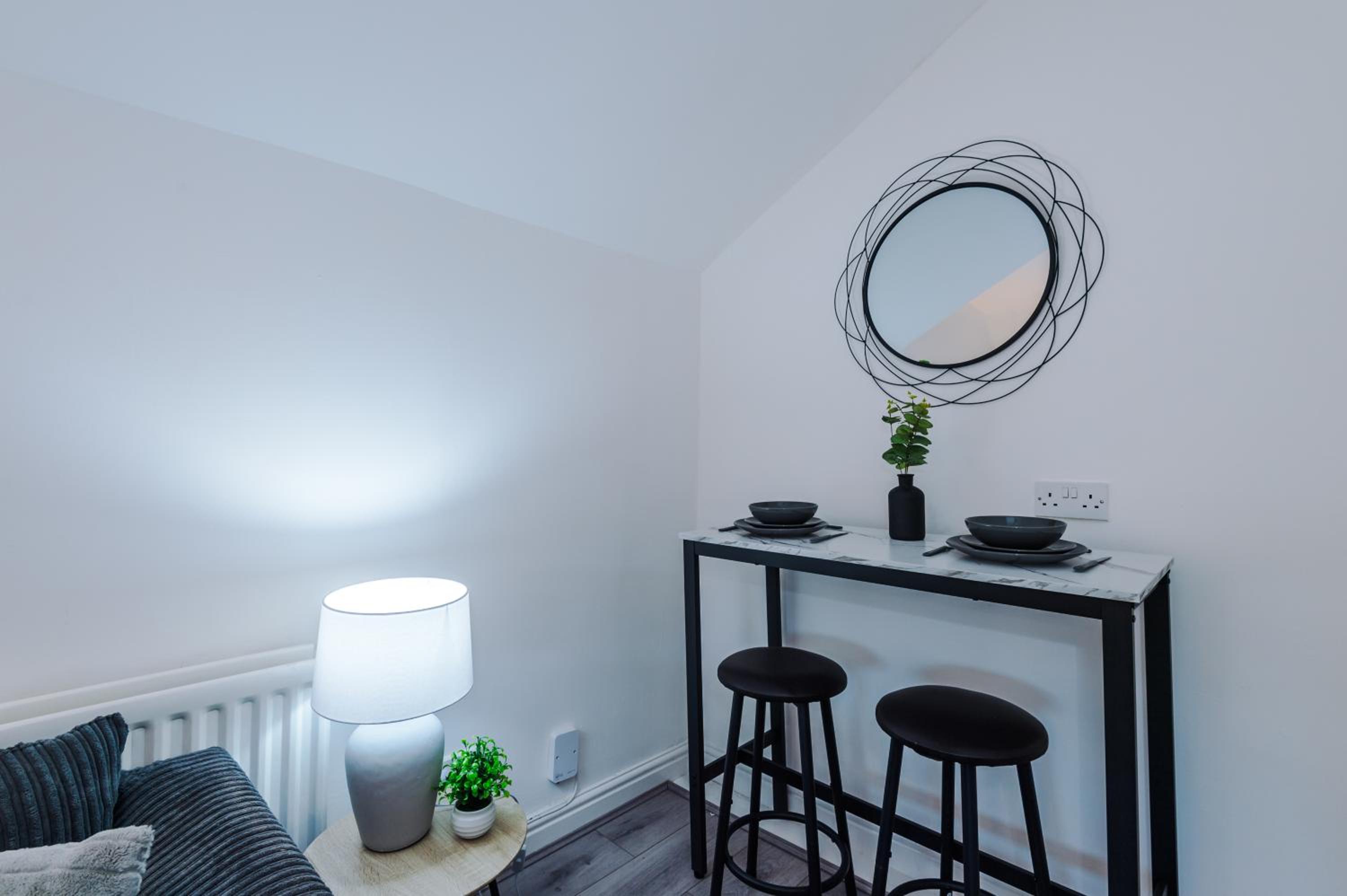 One-Bedroom Apartment photo 3