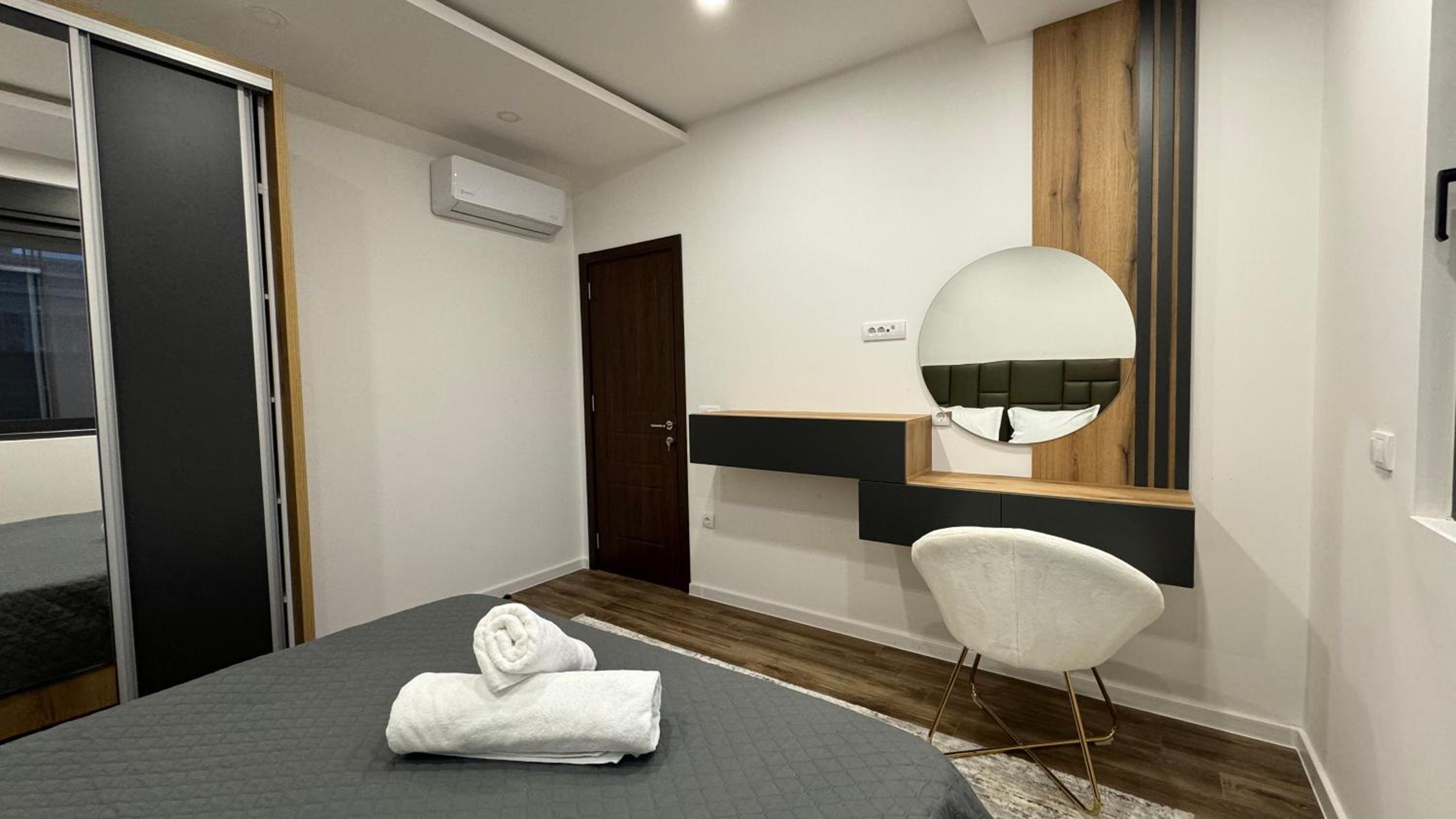 Two-Bedroom Apartment photo 2
