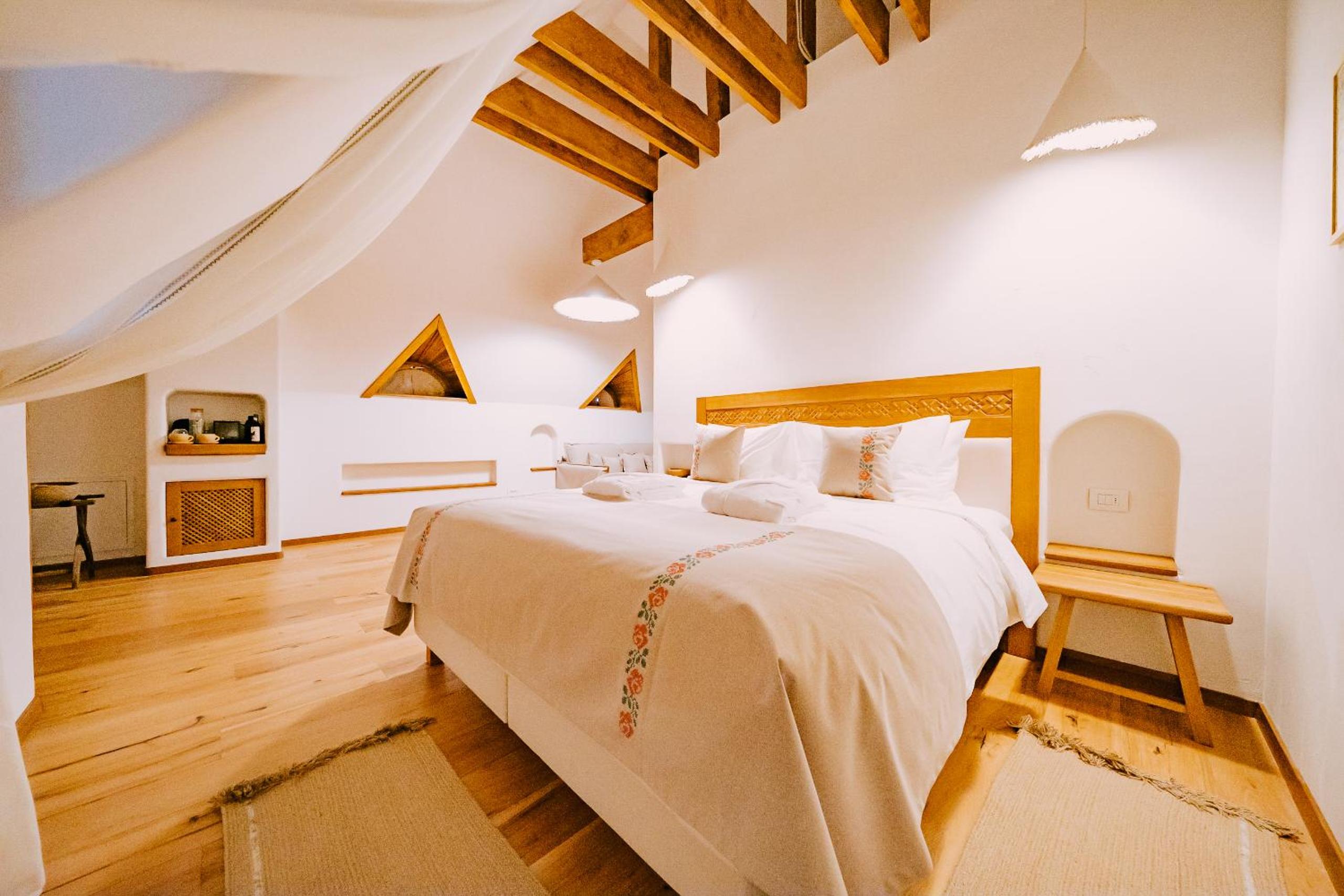 Double Room - Photo 5