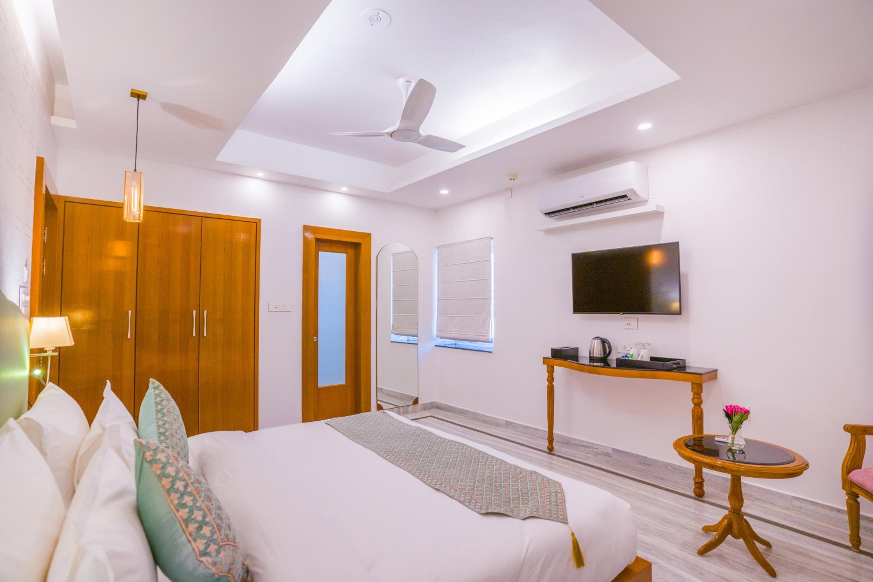 King Room with Balcony