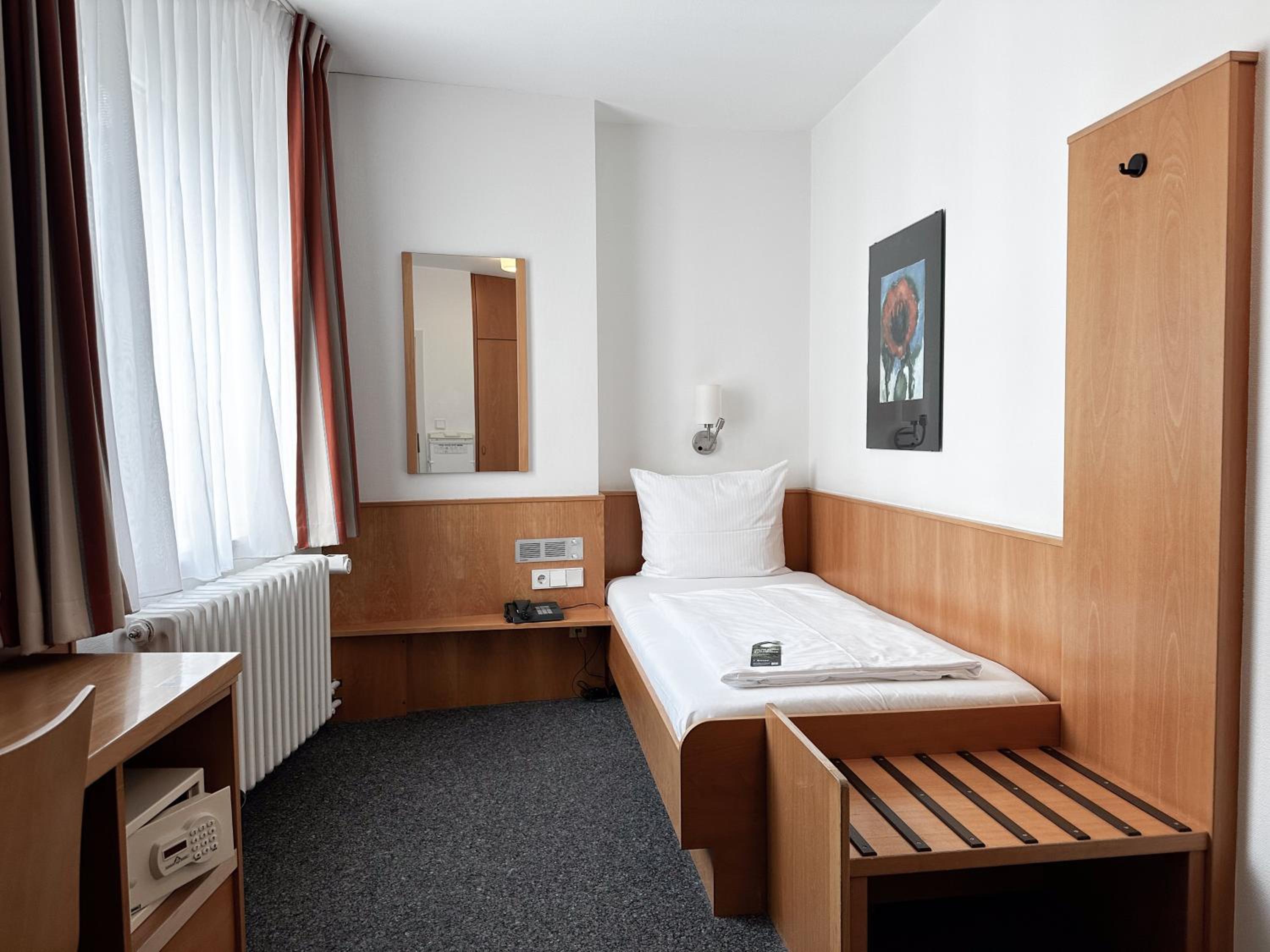 Single Room photo 1