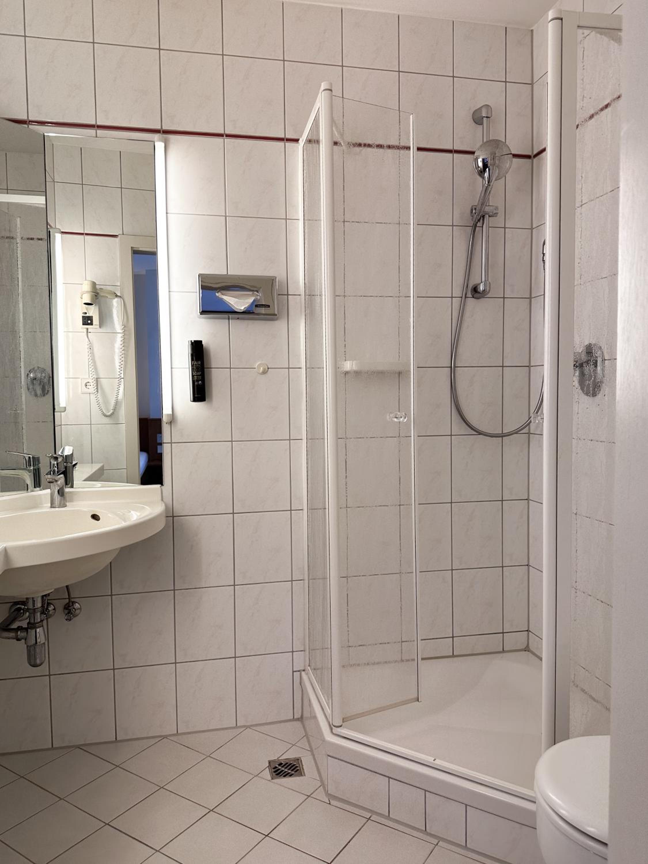 Single Room photo 2