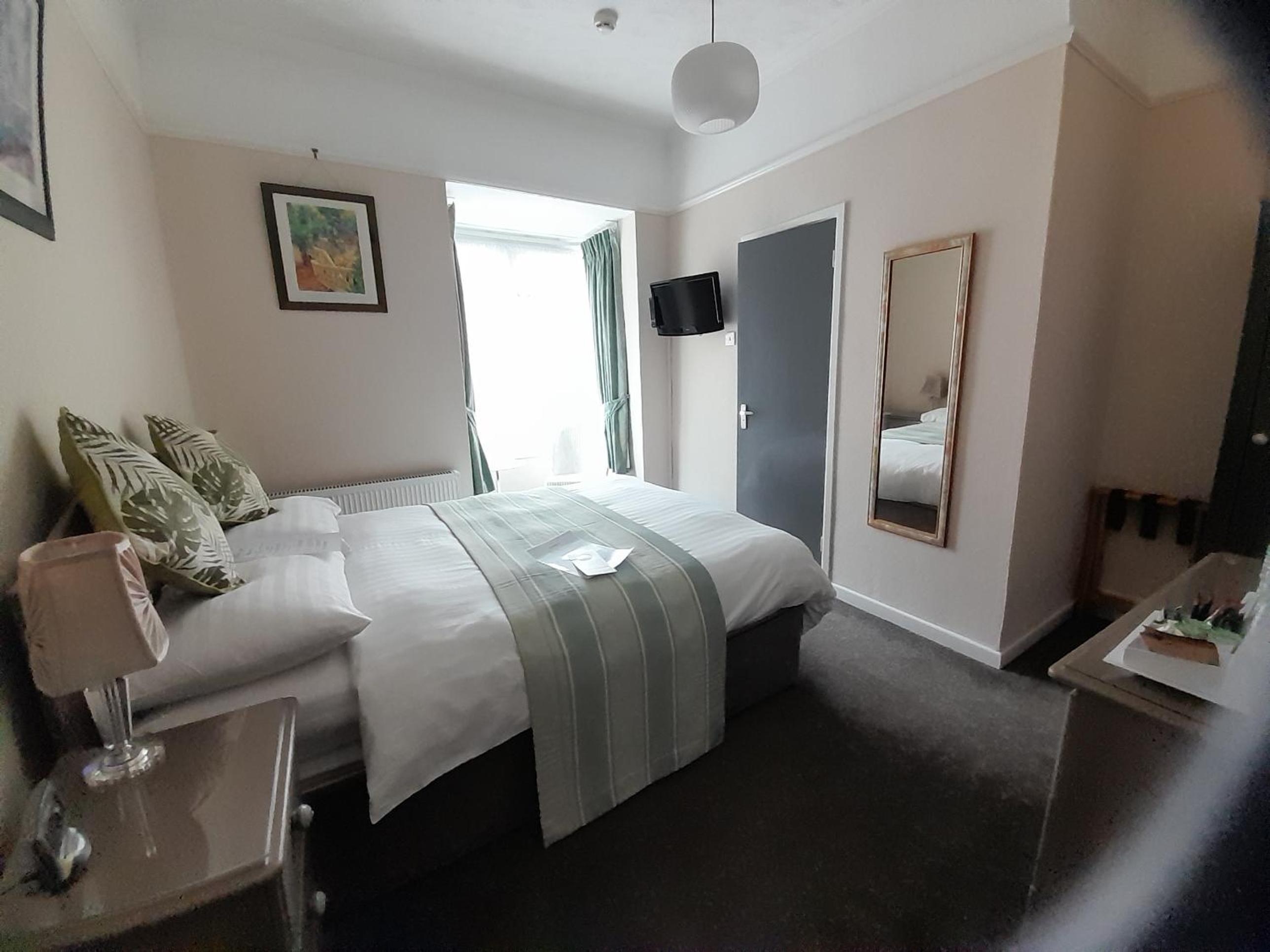 Budget Double Room photo 2