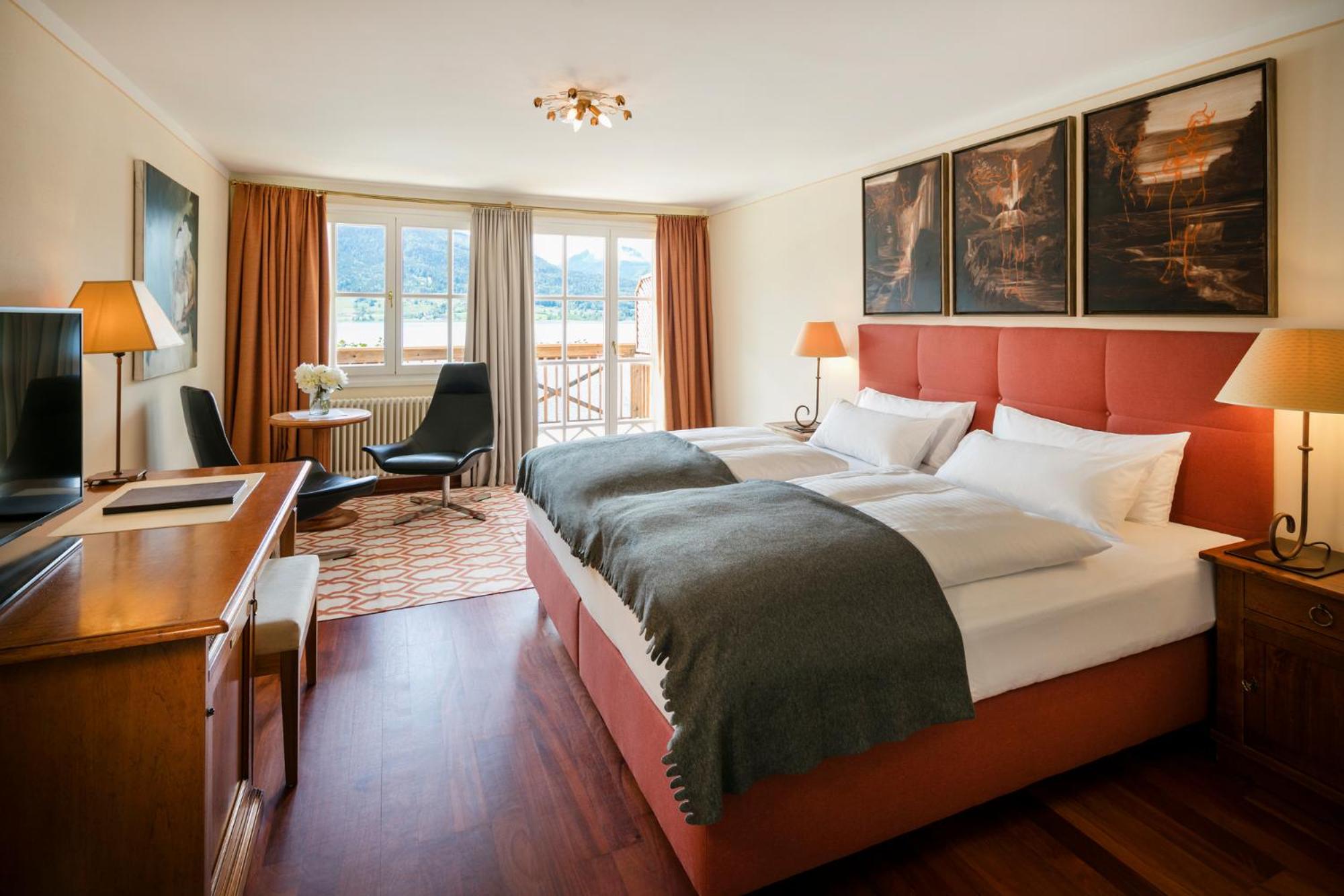 Deluxe Double Room with Balcony and Lake View photo 2