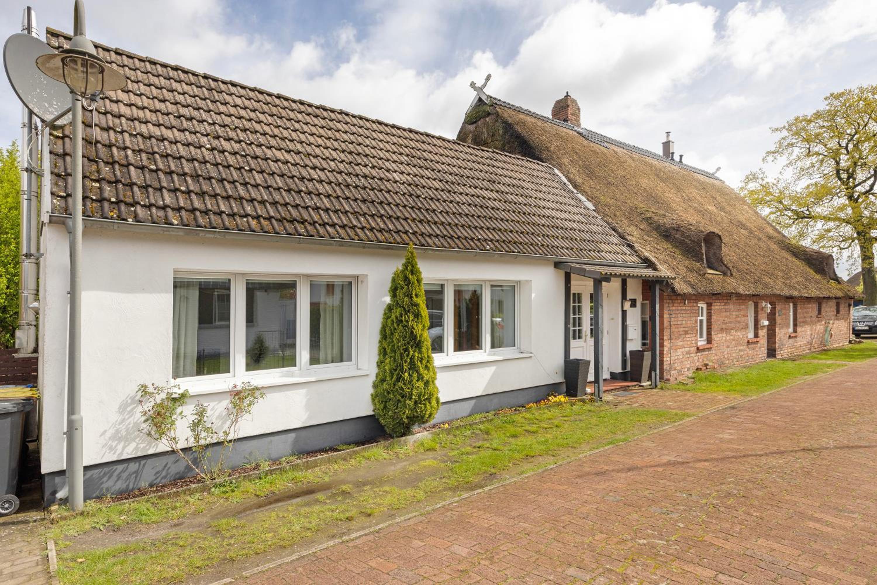 Three-Bedroom House photo 3