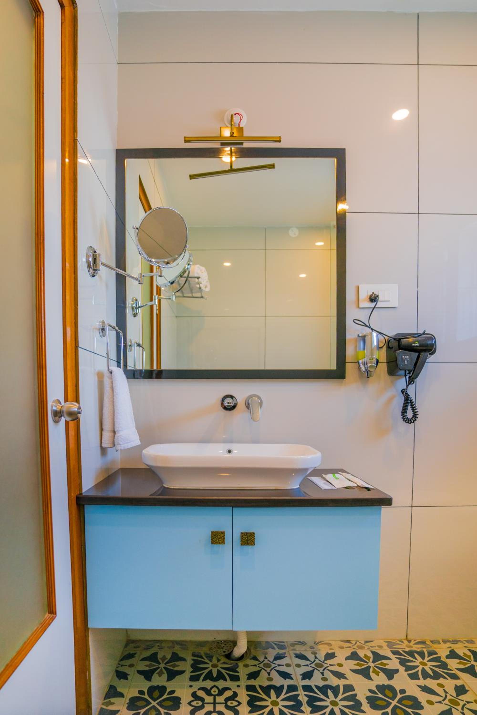 Standard Double Room - Photo 3
