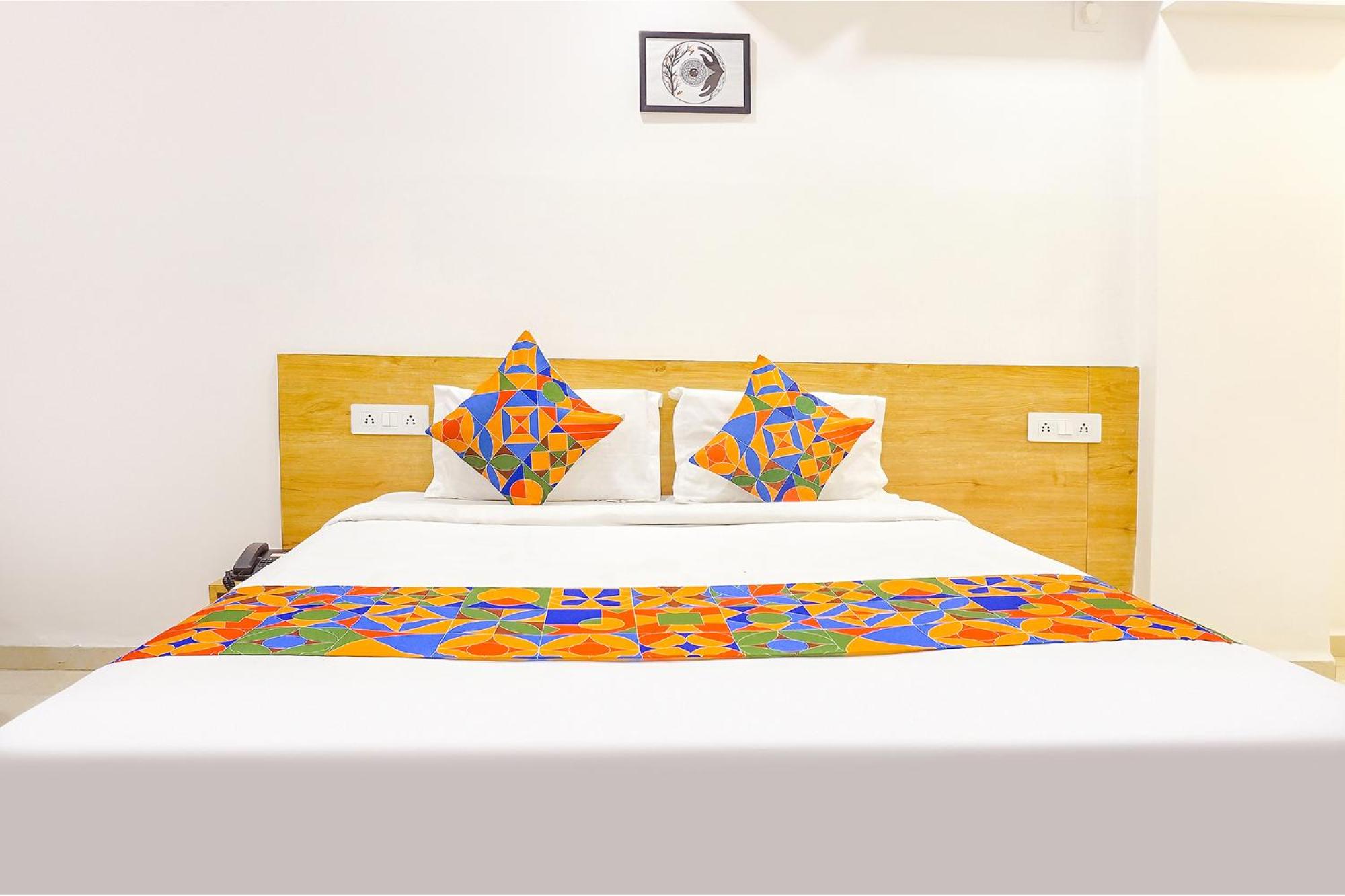 Deluxe Room - Photo 4