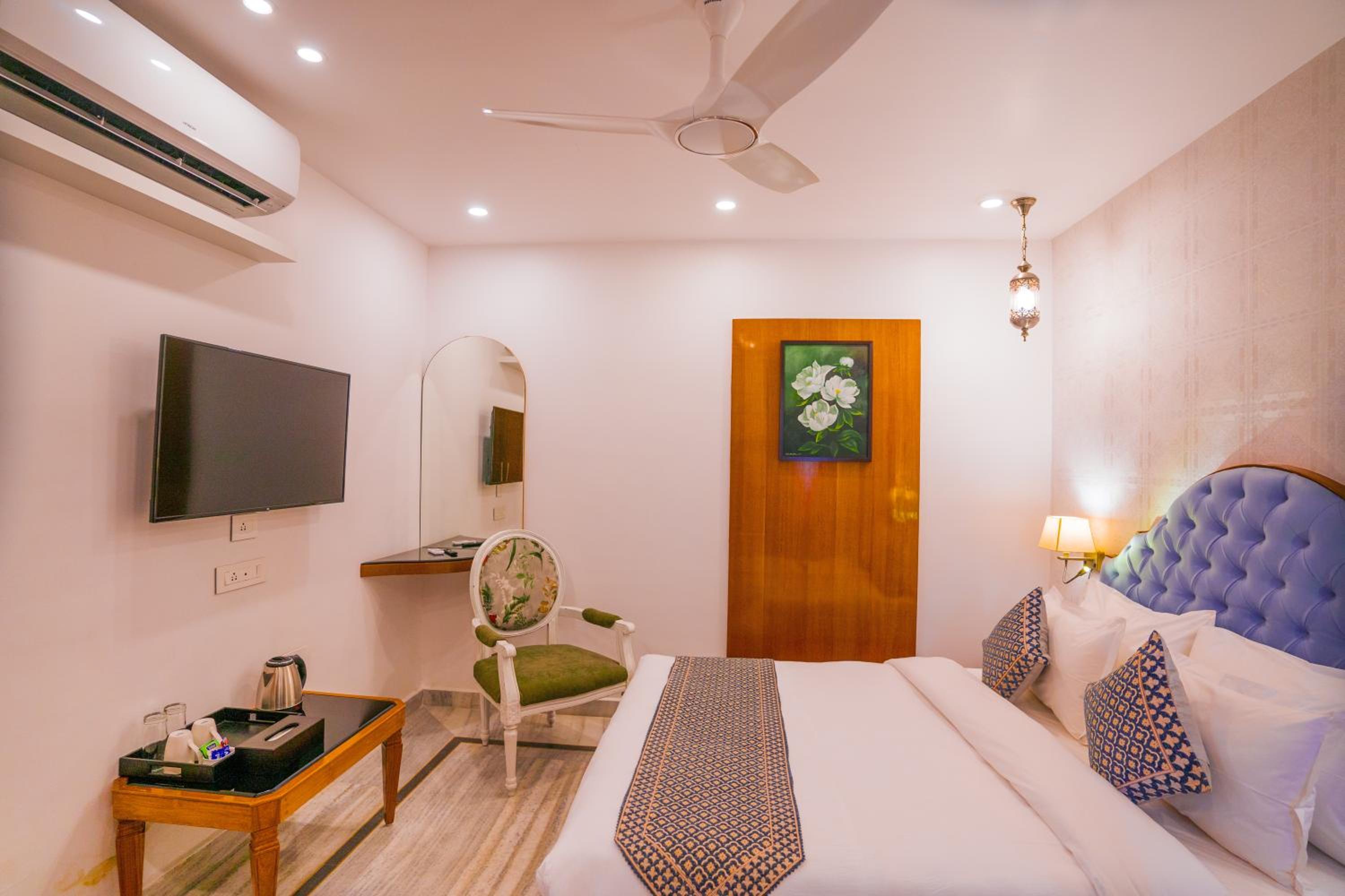 Standard Double Room - Photo 9