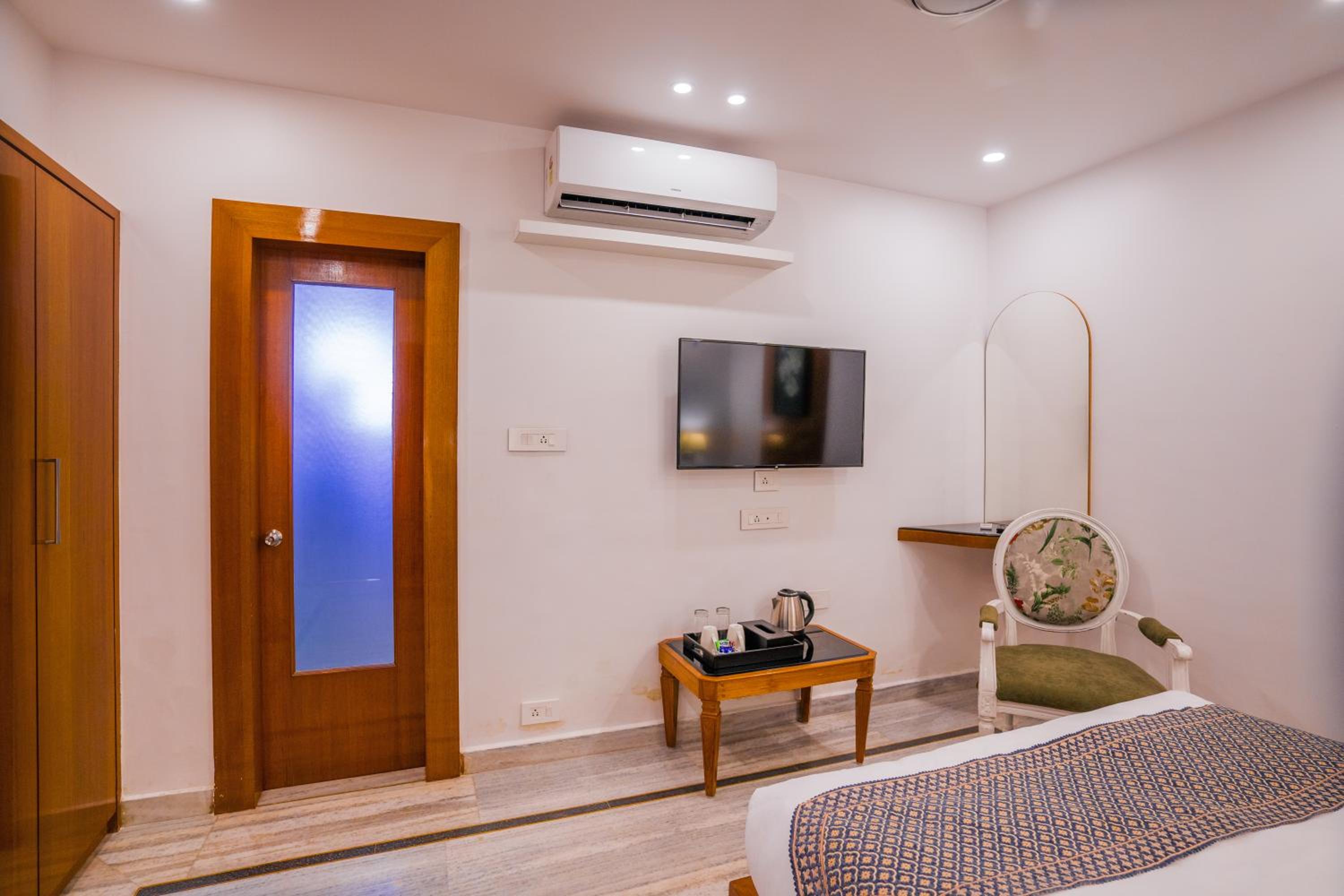 Standard Double Room - Photo 7