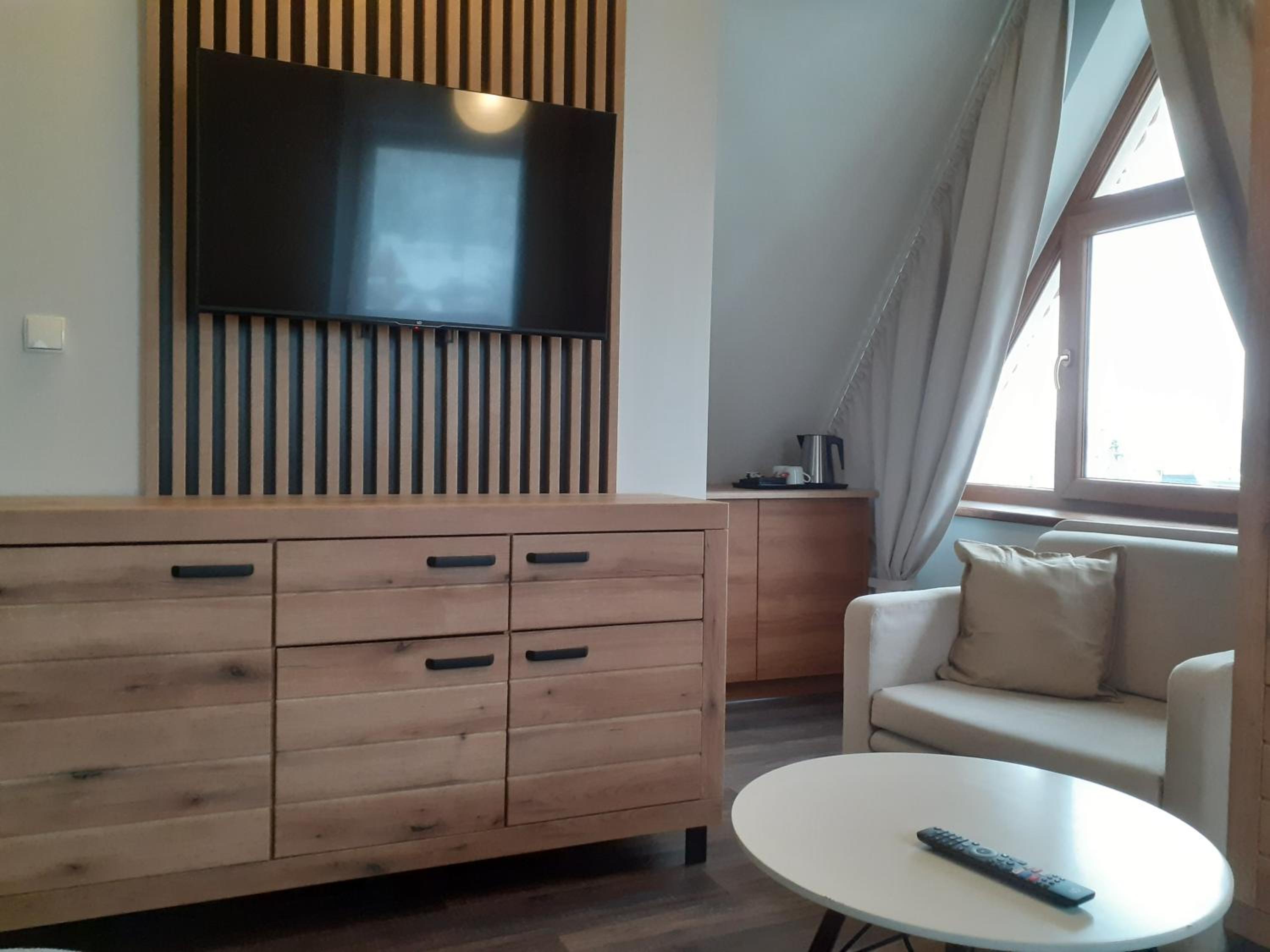 Deluxe Junior Suite (3 Guests) - Photo 4