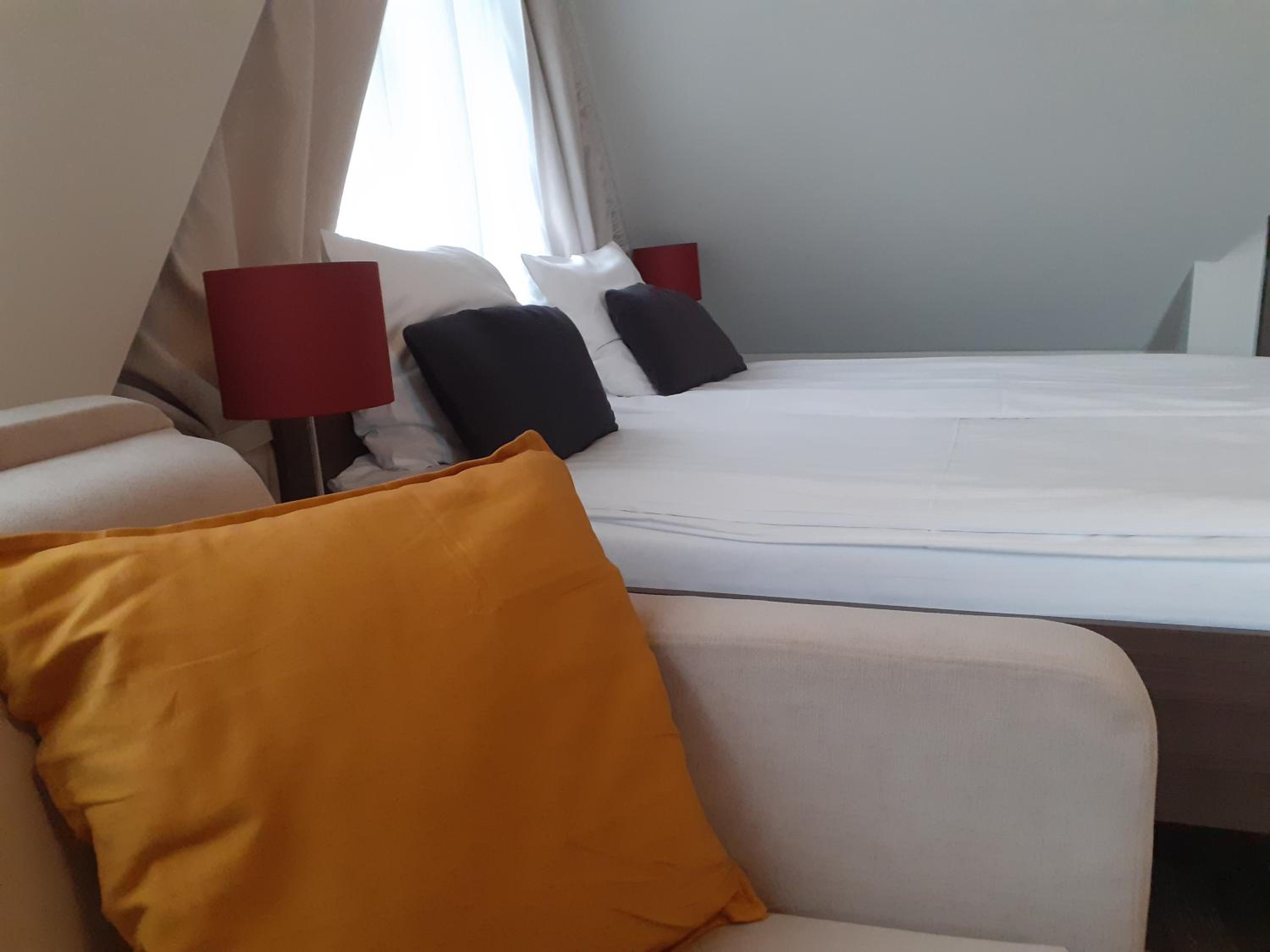 Deluxe Junior Suite (3 Guests) - Photo 7