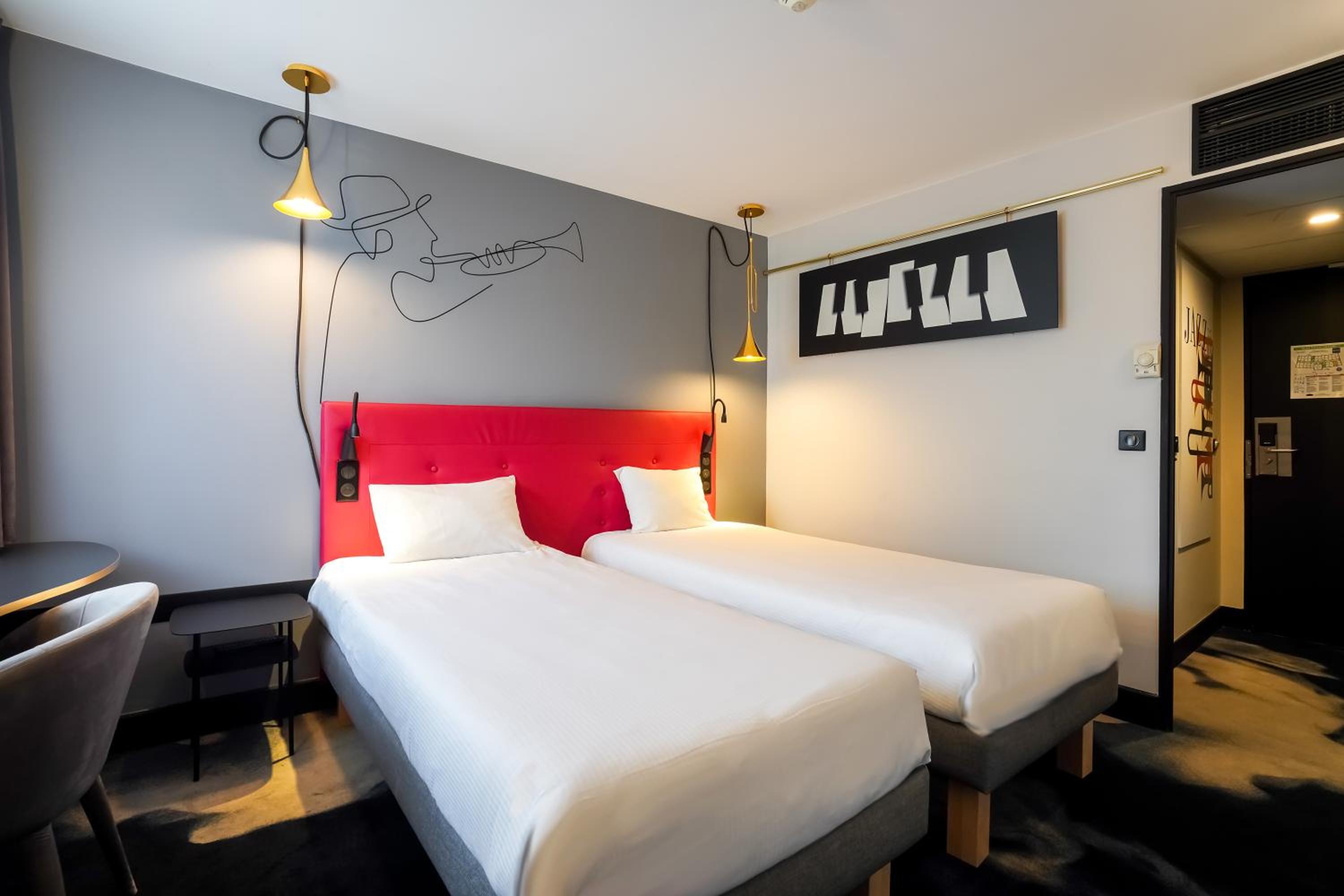 Twin Room - Photo 5