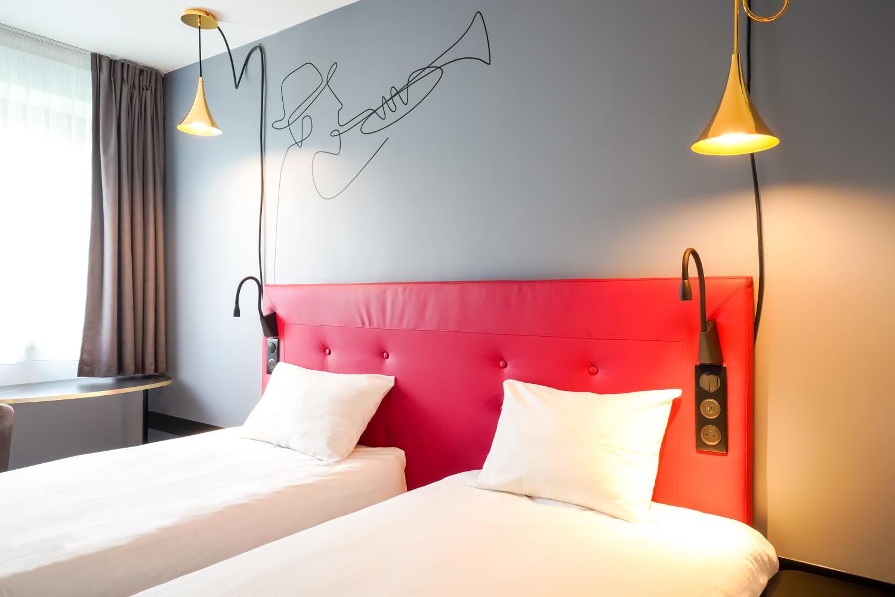 Twin Room - Photo 3