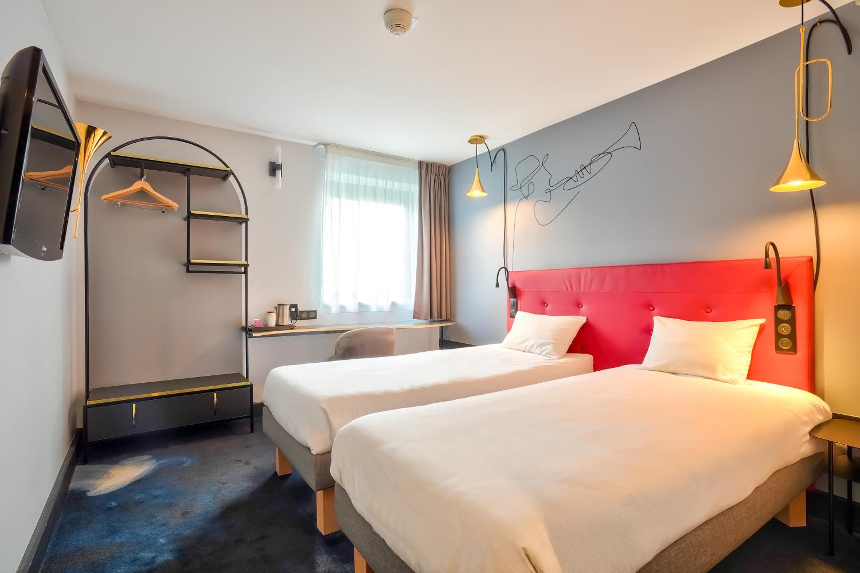Twin Room - Photo 1