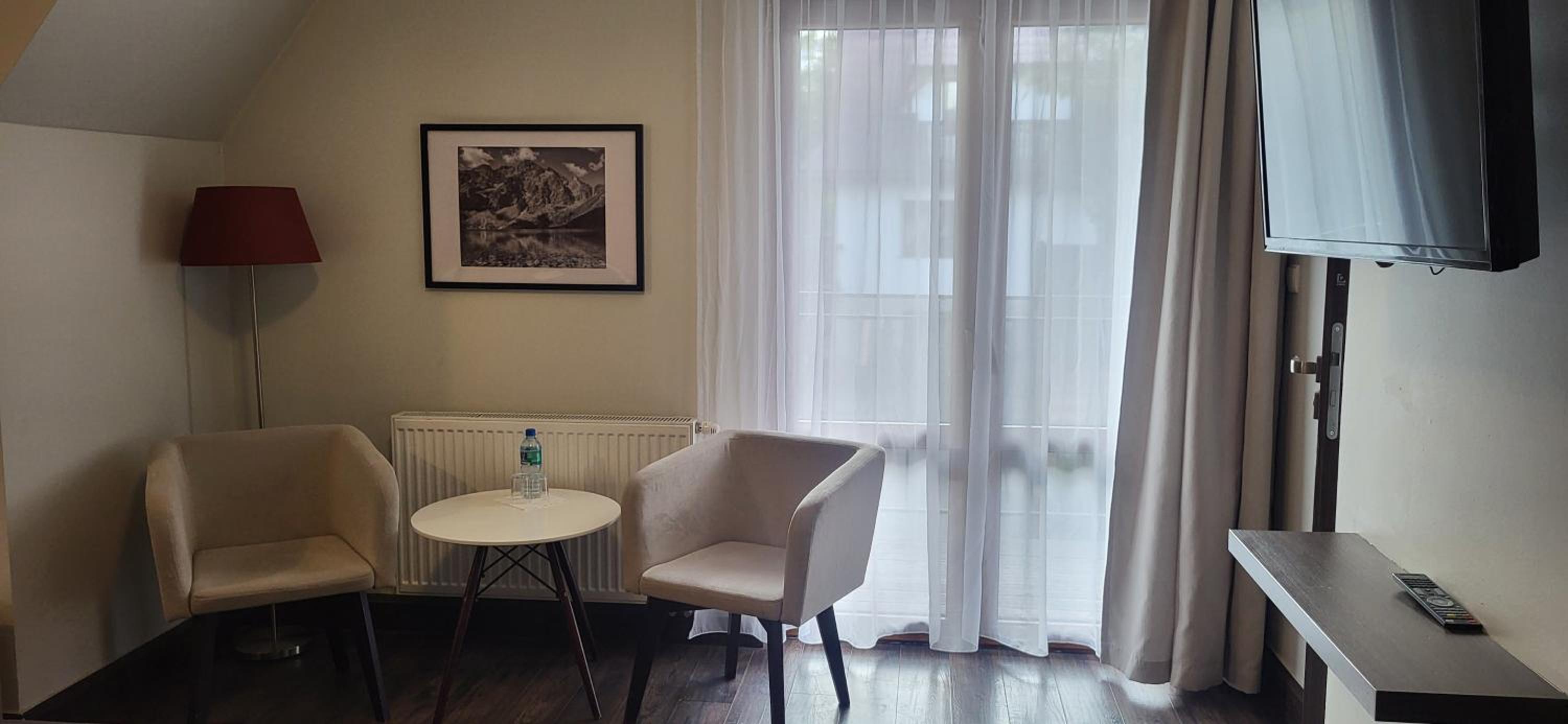 Deluxe Junior Suite (3 Guests) - Photo 11
