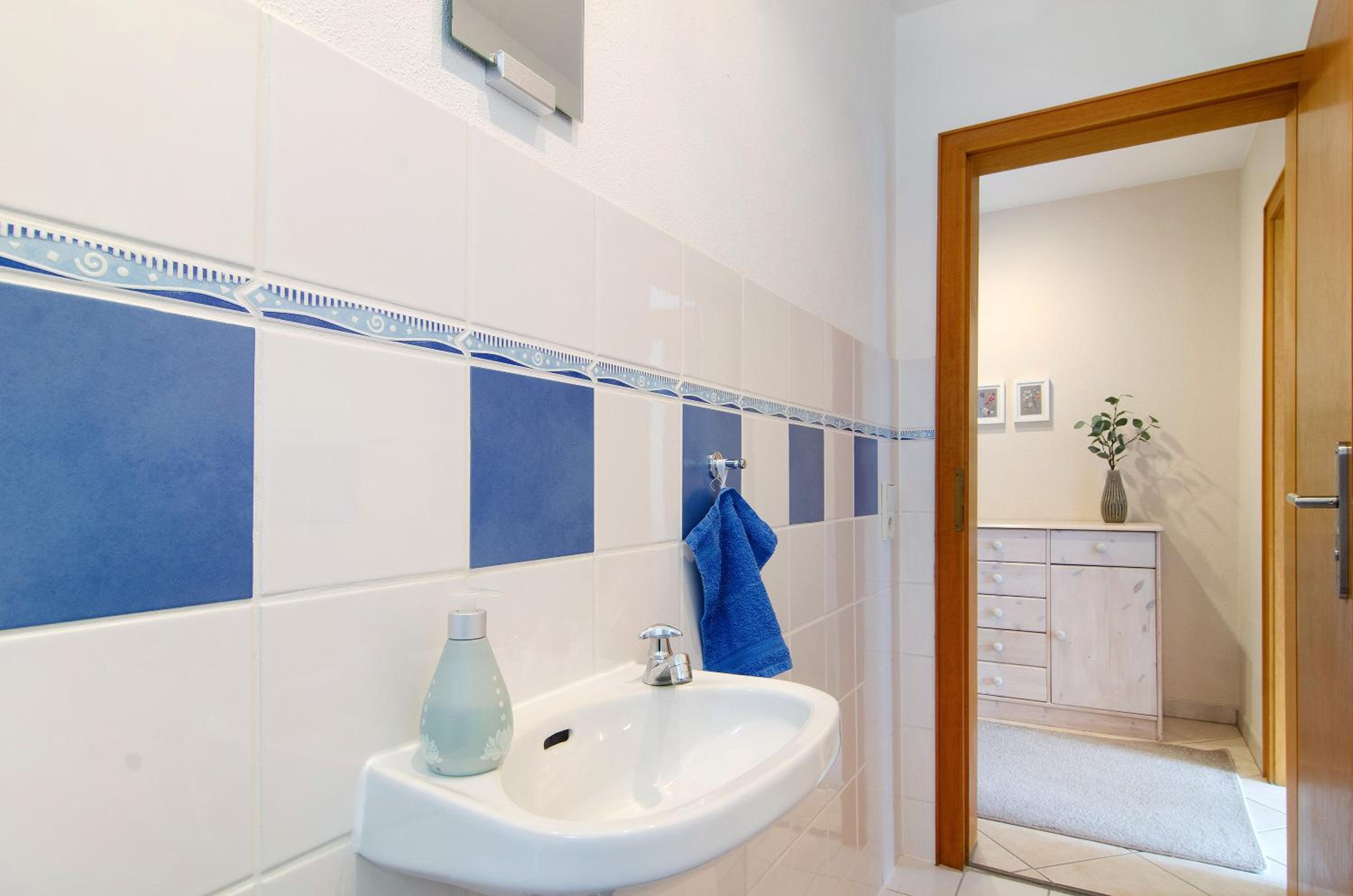 Two-Bedroom Deluxe Apartment with Garden View photo 2