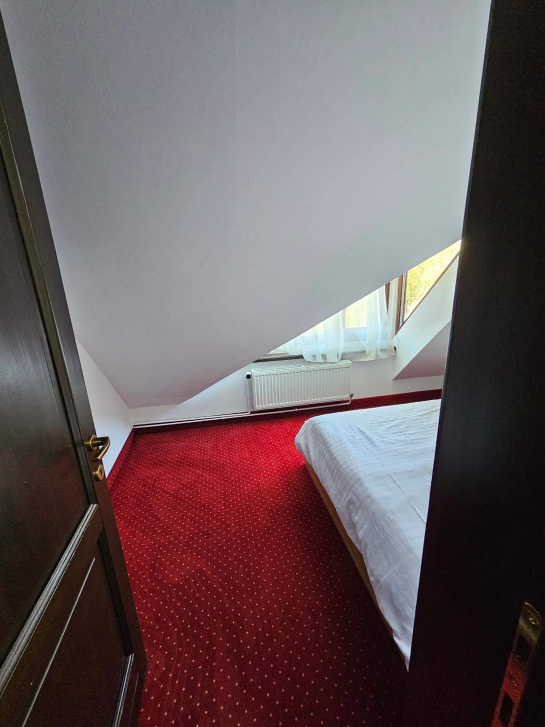 Deluxe Family Suite photo 3