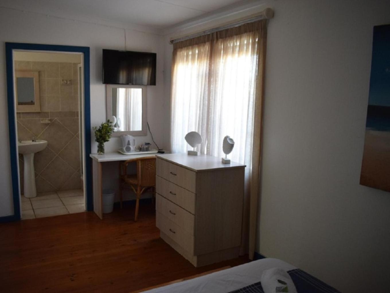 Standard King Room photo 3