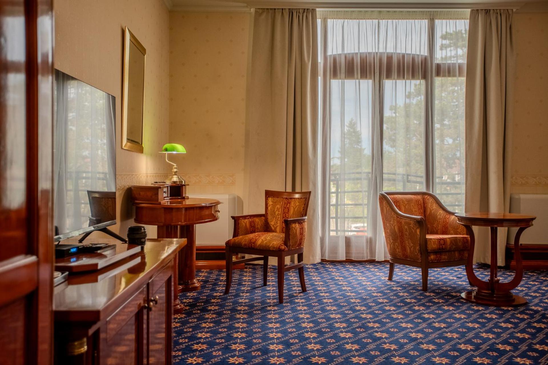 Deluxe Double or Twin Room photo 2