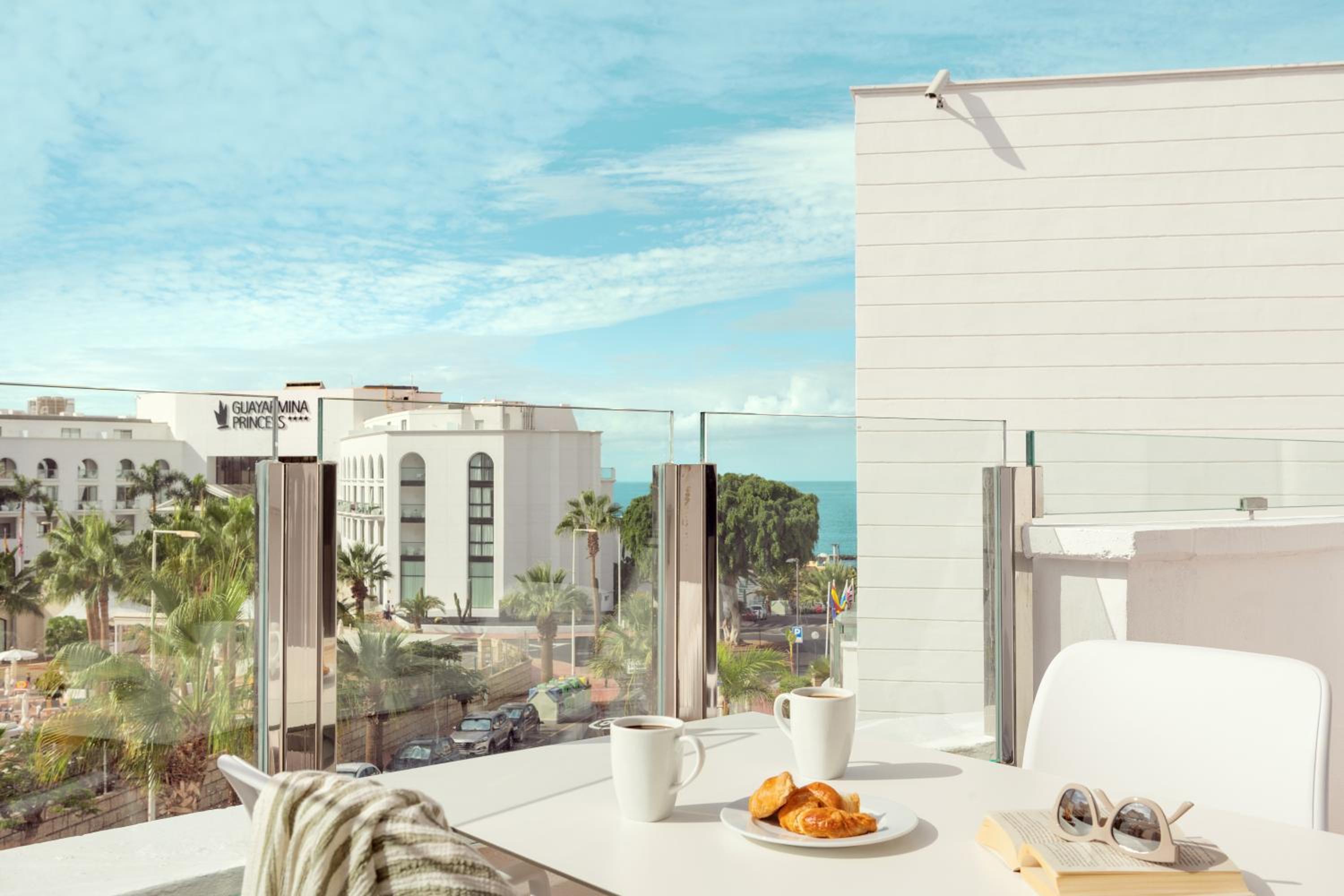 Suite with Balcony photo 3