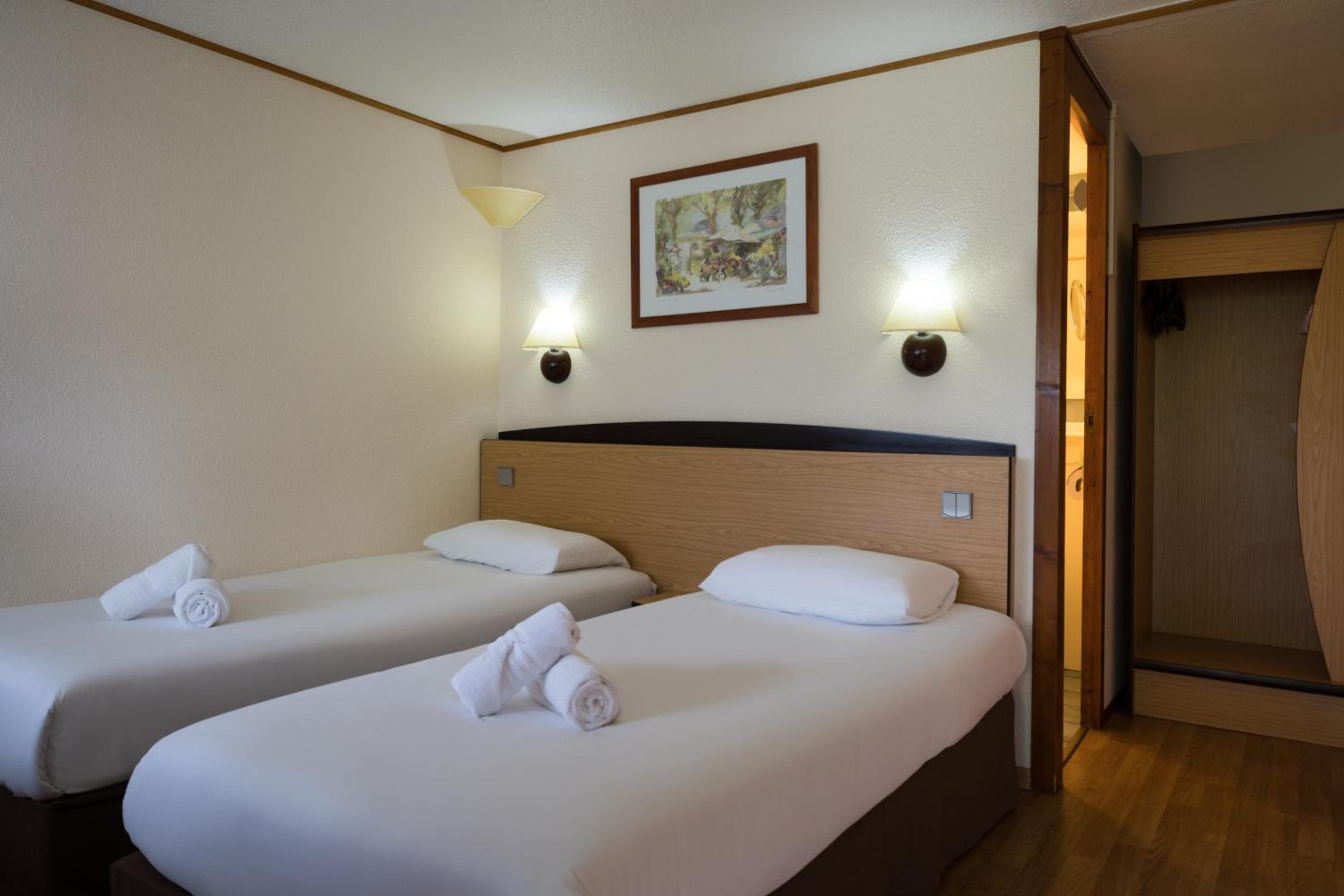 Twin Room - Photo 1