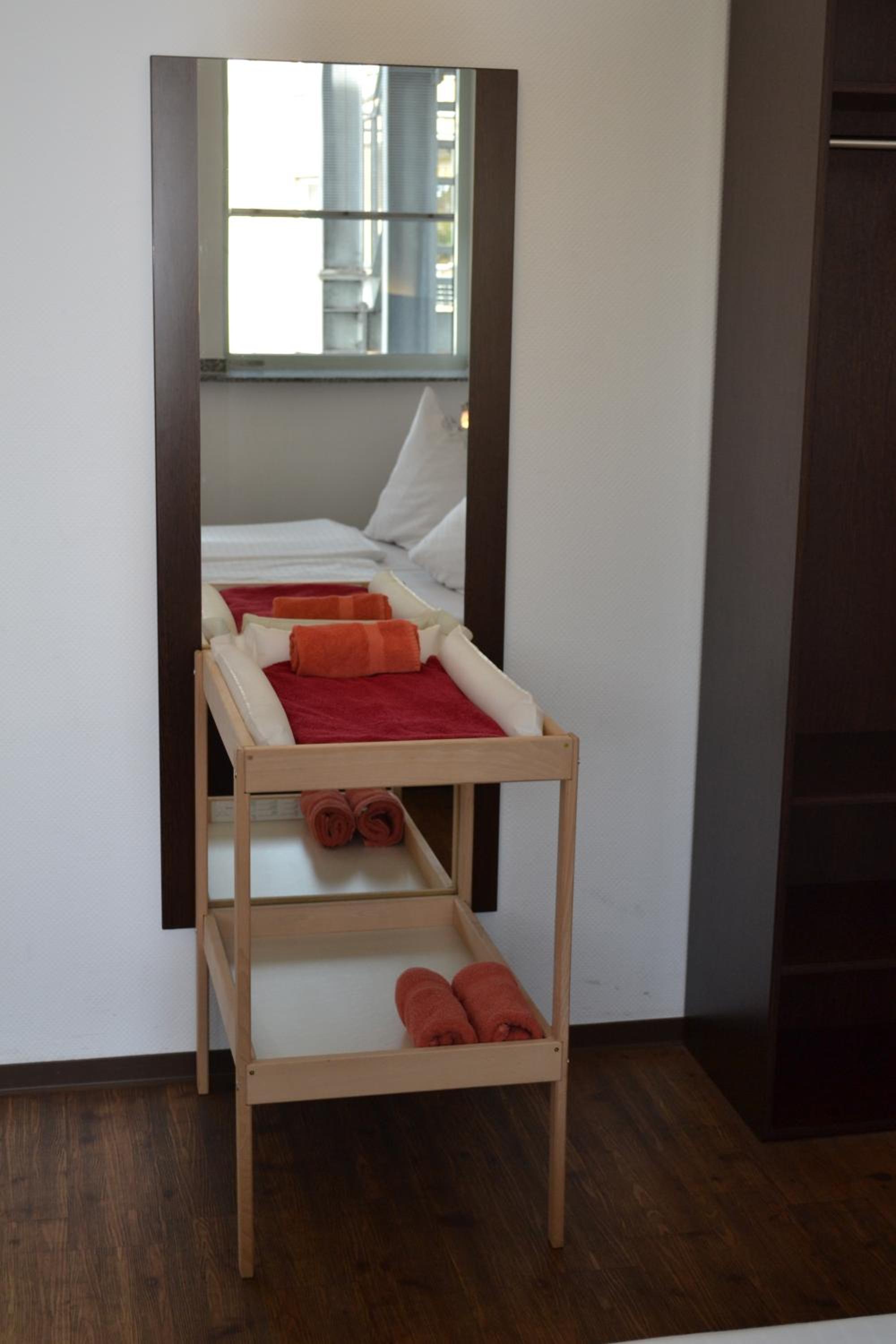 Family Room (2 Adults + 2 Children) - Photo 21