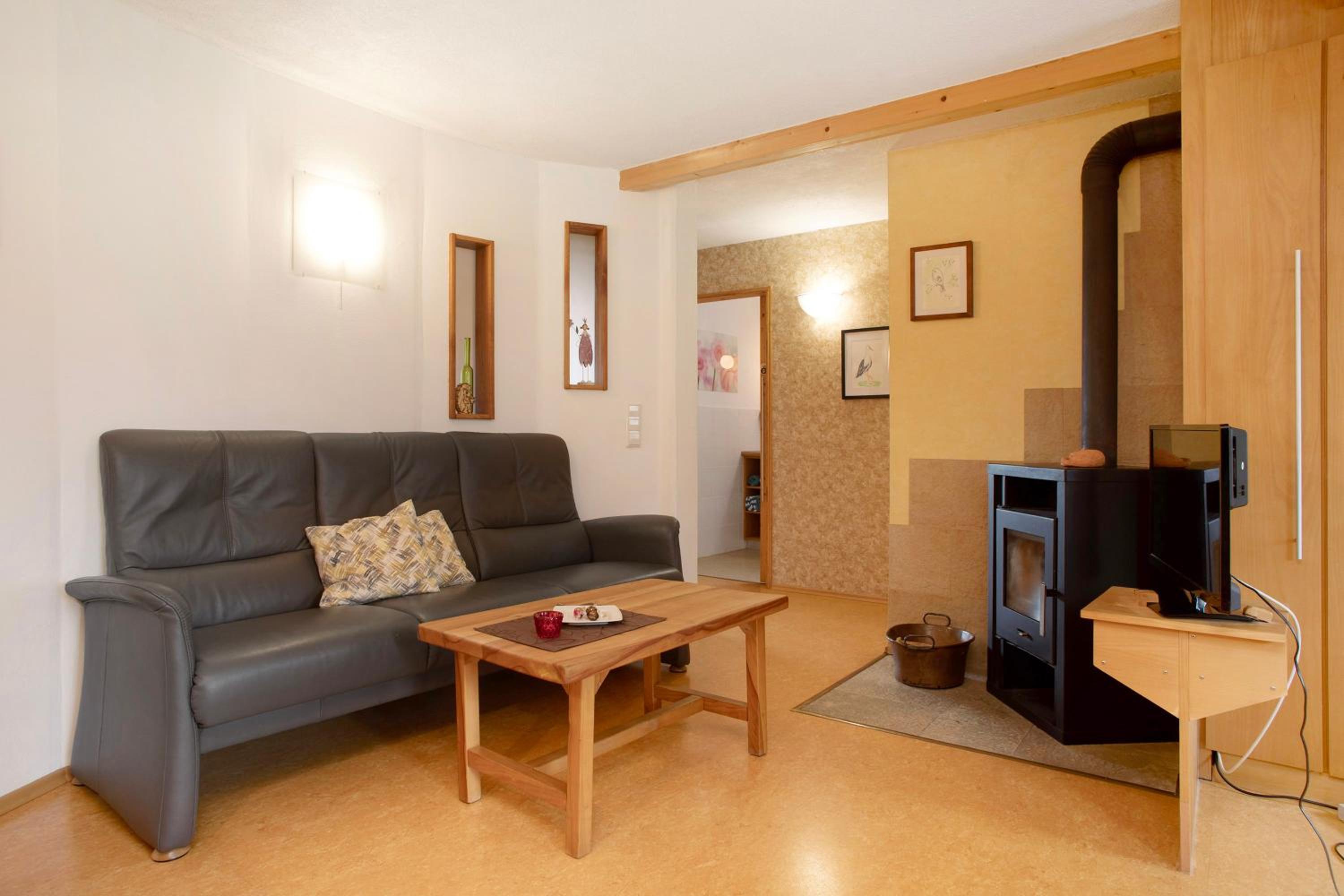 Two-Bedroom Deluxe Apartment with Garden View photo 3