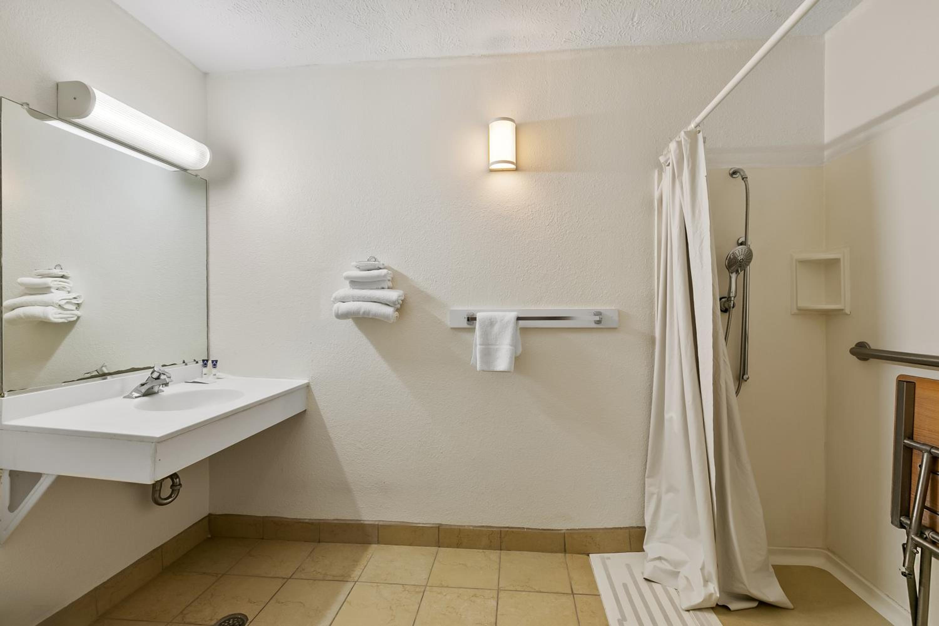 Americas Best Value Inn - Lincoln Airport, Bilde 2