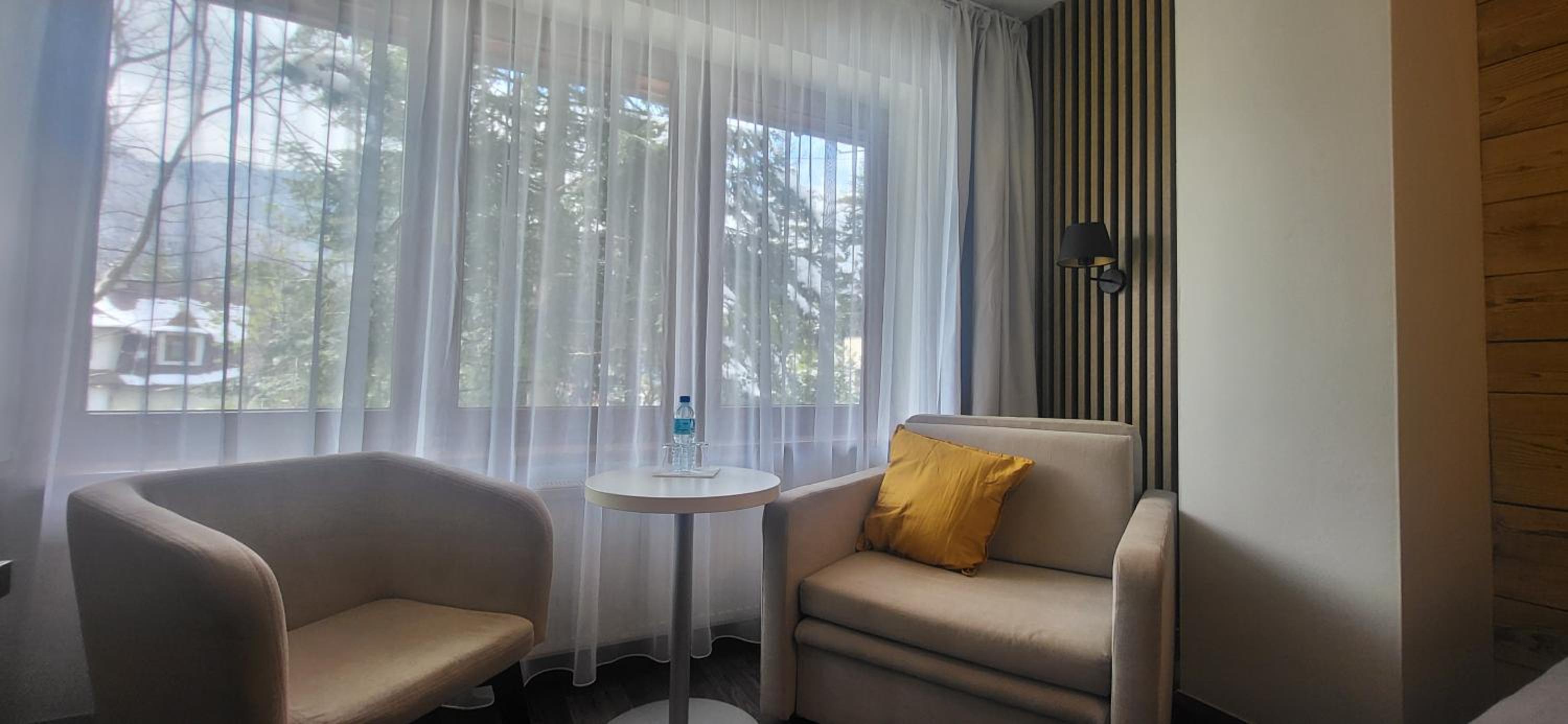 Deluxe Double Room with Extra Bed - Photo 3