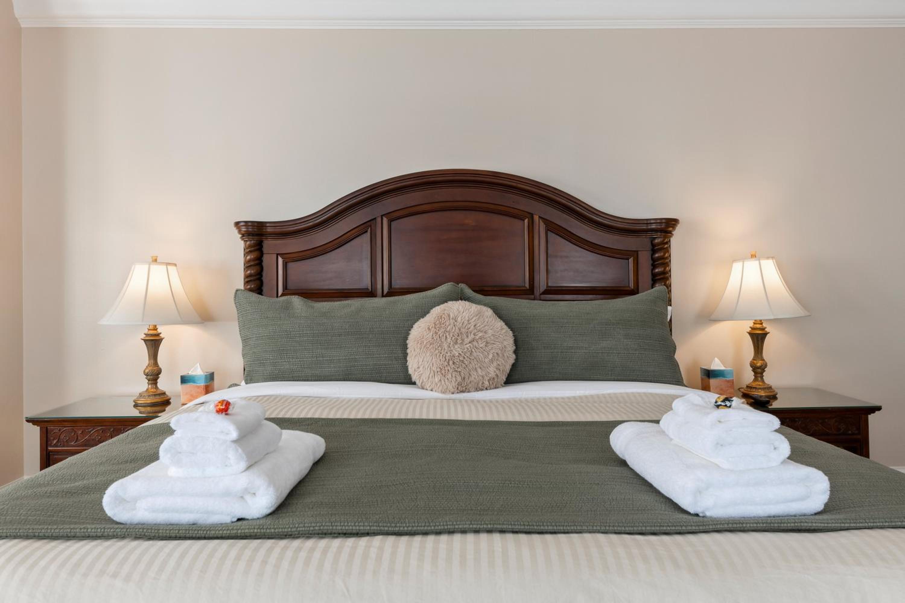 Three-Bedroom Apartment photo 1