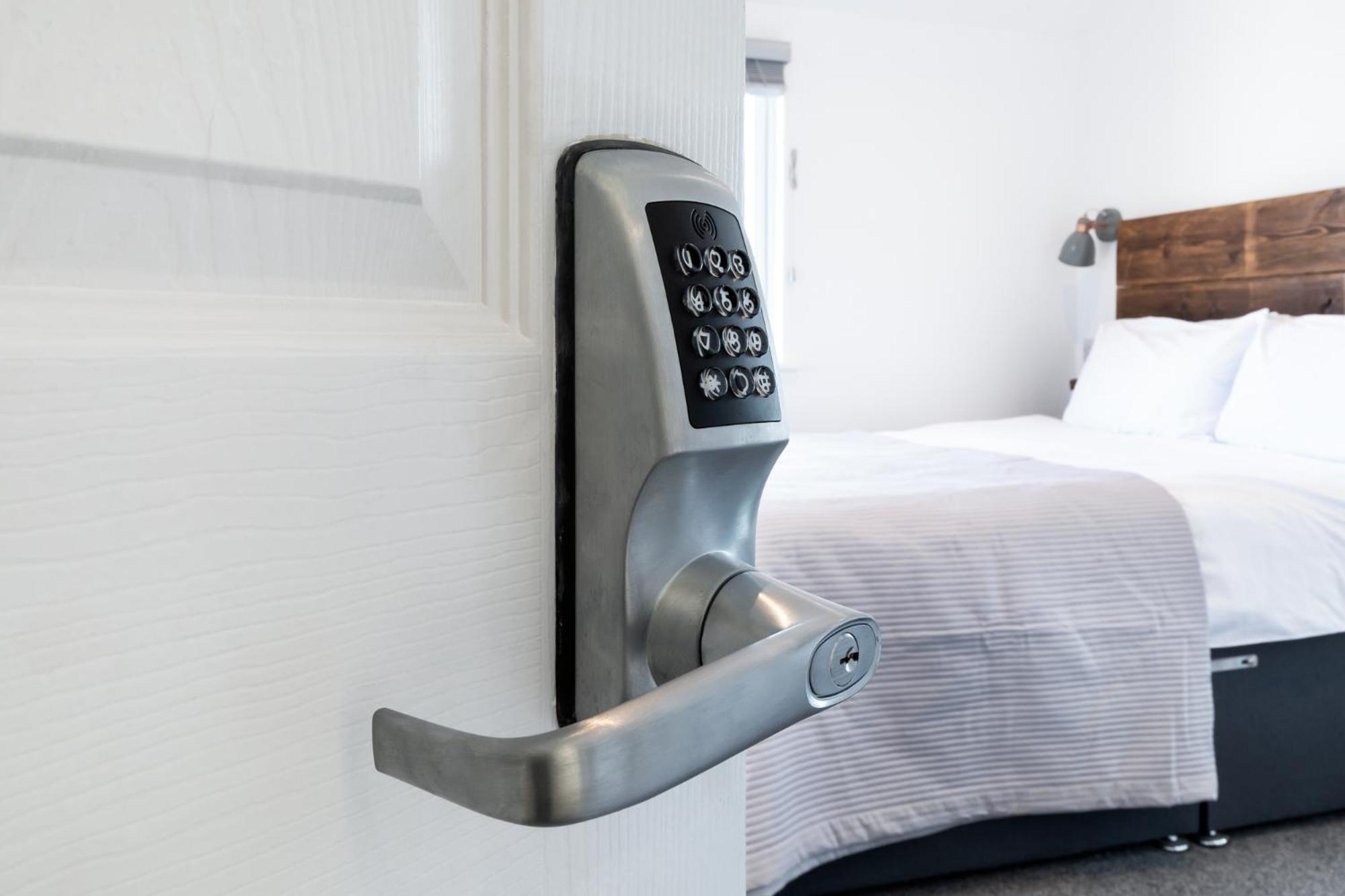 Deluxe King Room with Sea View photo 1