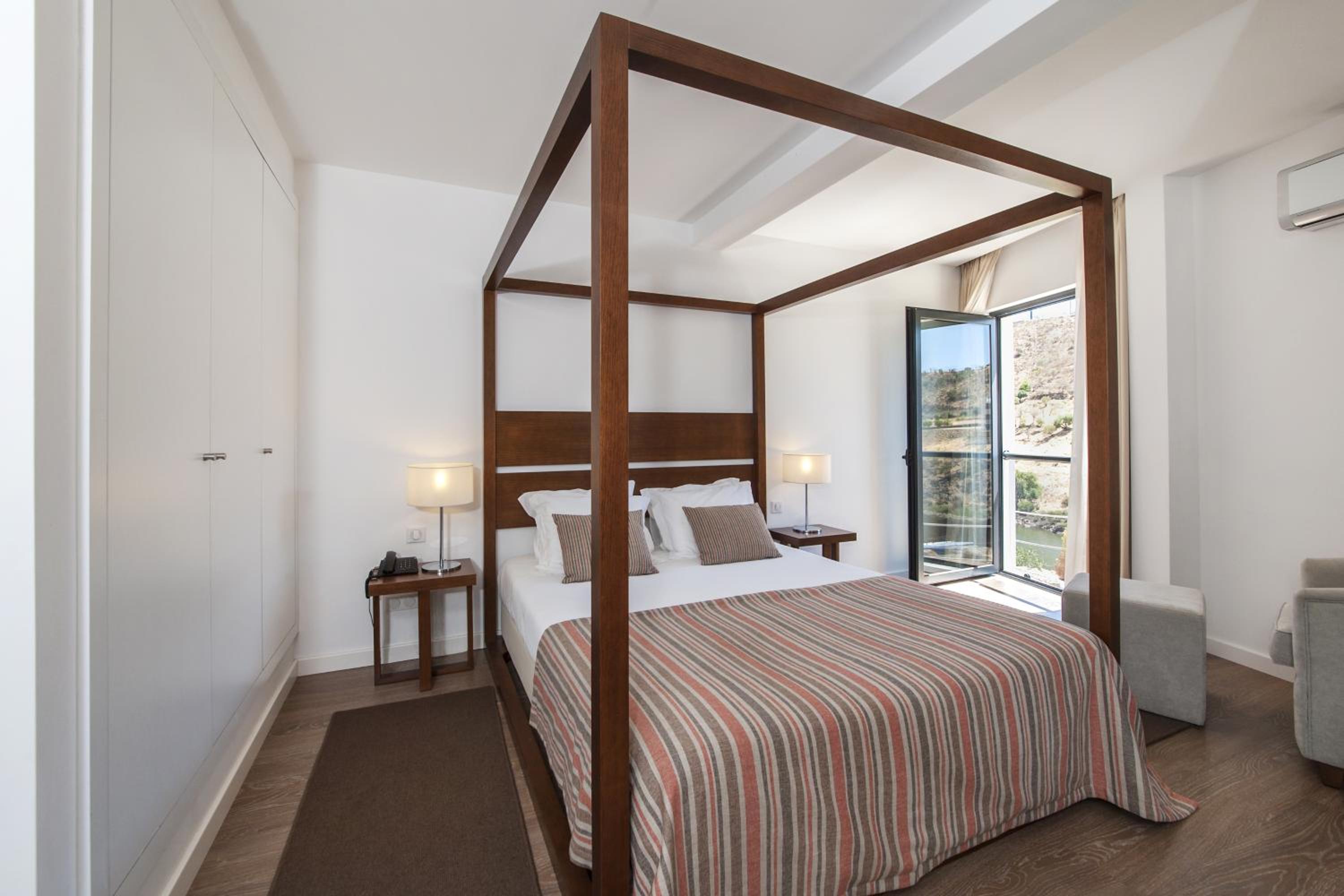 Suite - Photo 2